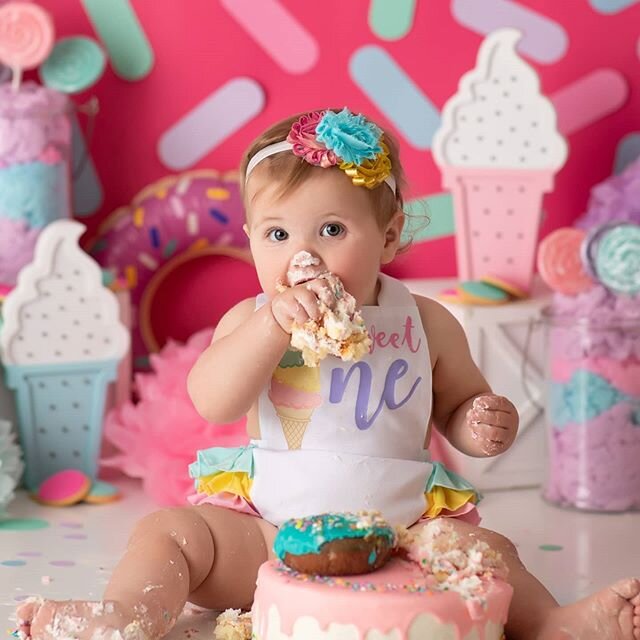 Happy Birthday, Sweet One!!! #cakesmash #firstbirthday #smashandsplash #sweetone #babygirl #maternity #sittersession #happybirthday  #childphotography #newbornphotography #babyphotography #babyphotographer #wisconsinphotographer&nbsp; #wisconsinportr