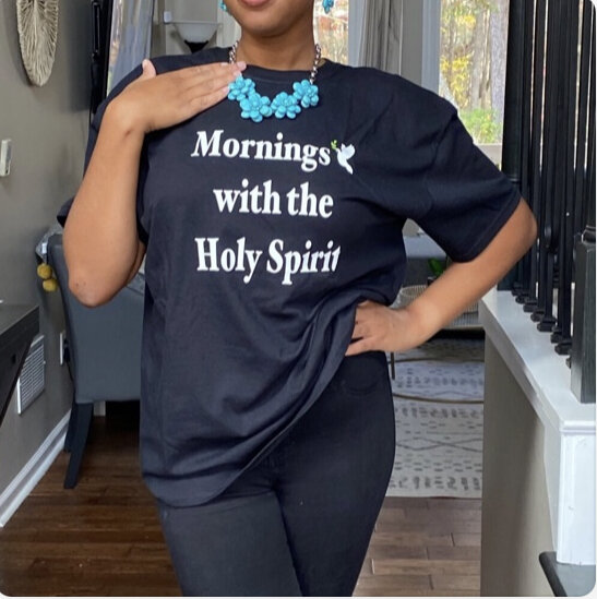 TVstation Have en picnic Demokratisk parti Mornings With The Holy Spirit T-shirt — Letica Wiley