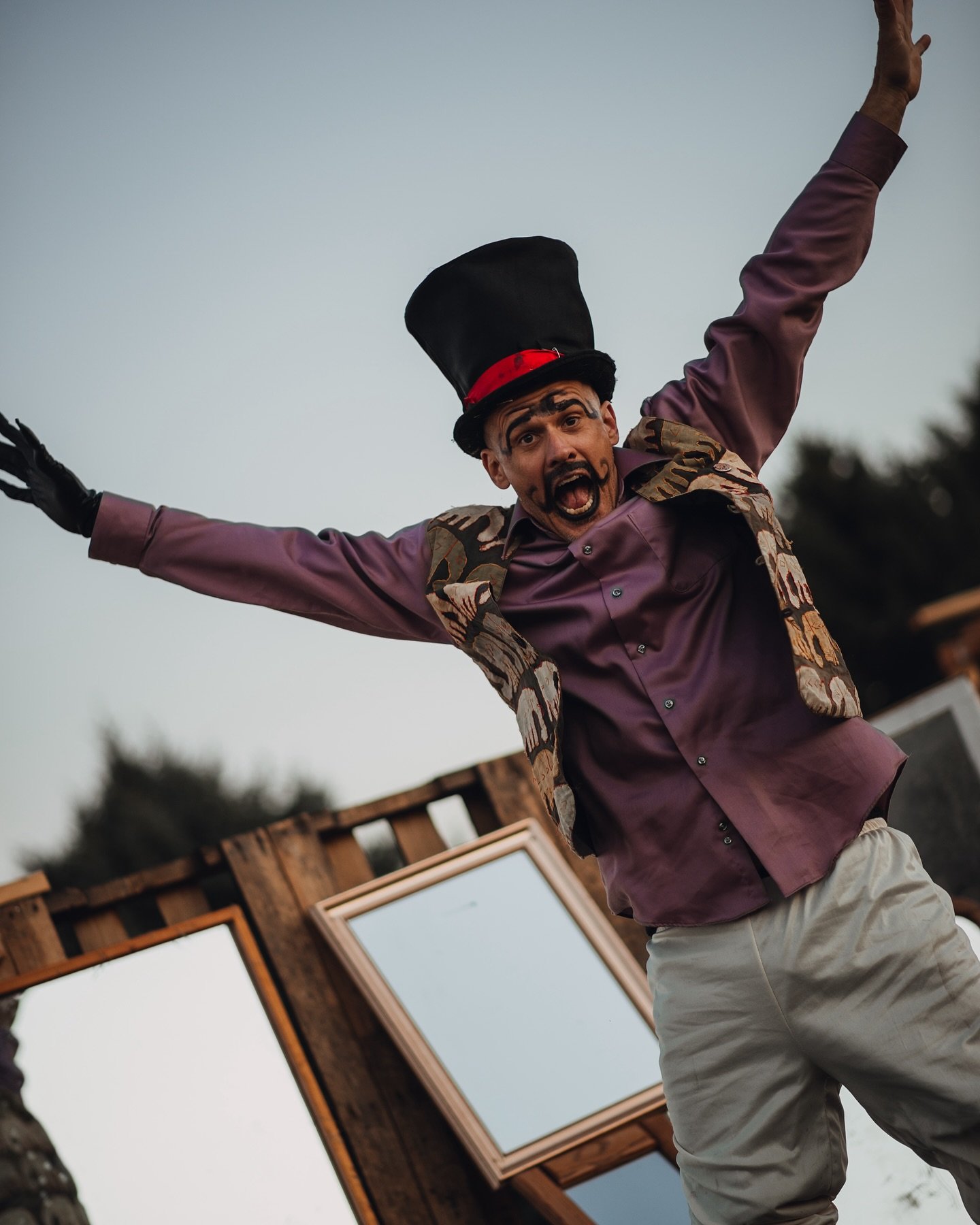 Movie memory Monday (eh-we just made that up!)

Meet Tic! A rising star of the Silent Film Era turned washed up disgrace by the movie talkie mania.

Inspired by the likes of Buster Keaton, Charlie Chaplin and the master of horror Lon Chaney.

🎭 Fun 