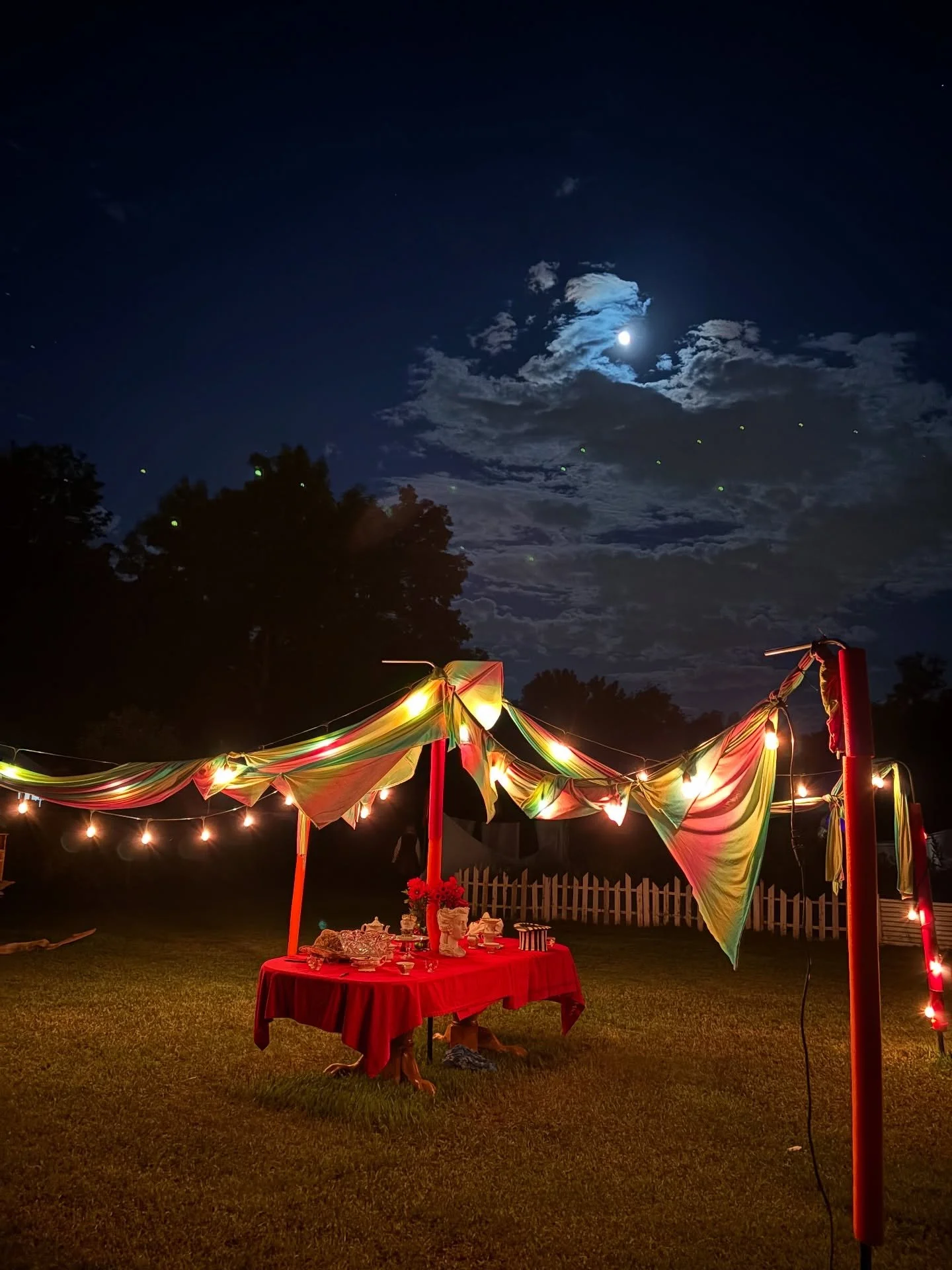 20 magical moments from the cast @jollytrixter and Abrona Ferrari!
🌙✨ What a magical final night at Moon Shadow Meadow! We&rsquo;re overflowing with gratitude for everyone who joined us for LuneAseas&rsquo; Colorado Wonderland&mdash;an immersive adv