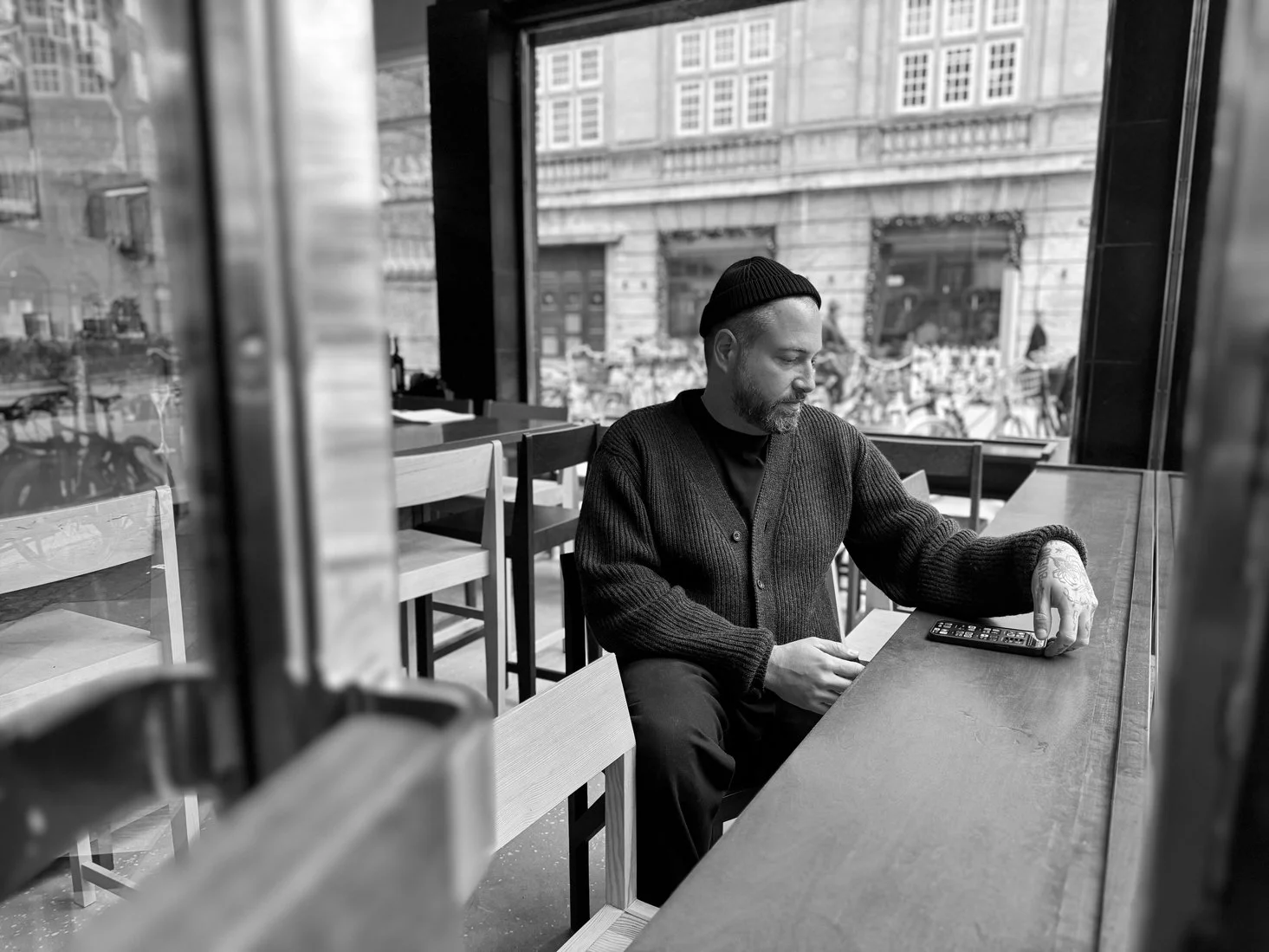 riccardo-bar-vitrine-horizontal.jpg