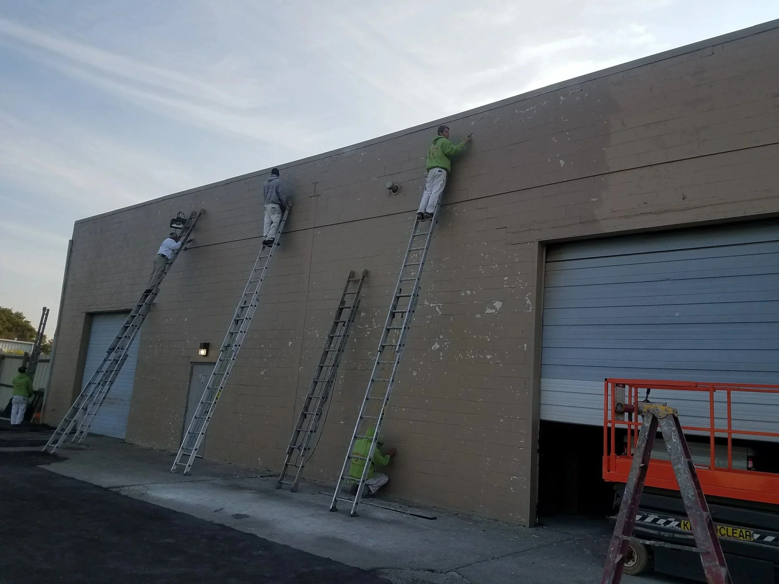 For over 25 years, Four Season Painting has been a trusted family-owned commercial painting contractor based in Wixom, MI. We proudly serve Farmington Hills, Novi, and New Hudson, delivering exceptional quality and craftsmanship.