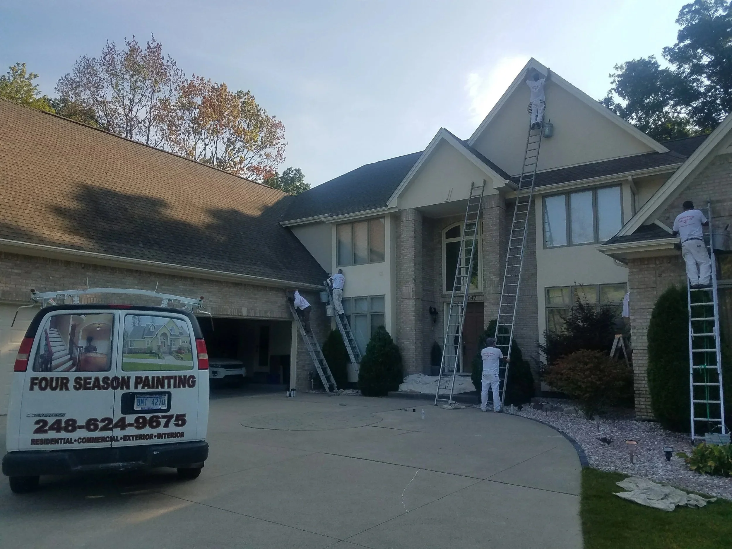 Four Season Painting it'so one of the most trusted exterior and interior huse painting companies in Wixom, Michigan, since 1995  delivering outstanding exterior and interior house painting services throughout southeast  Michigan.