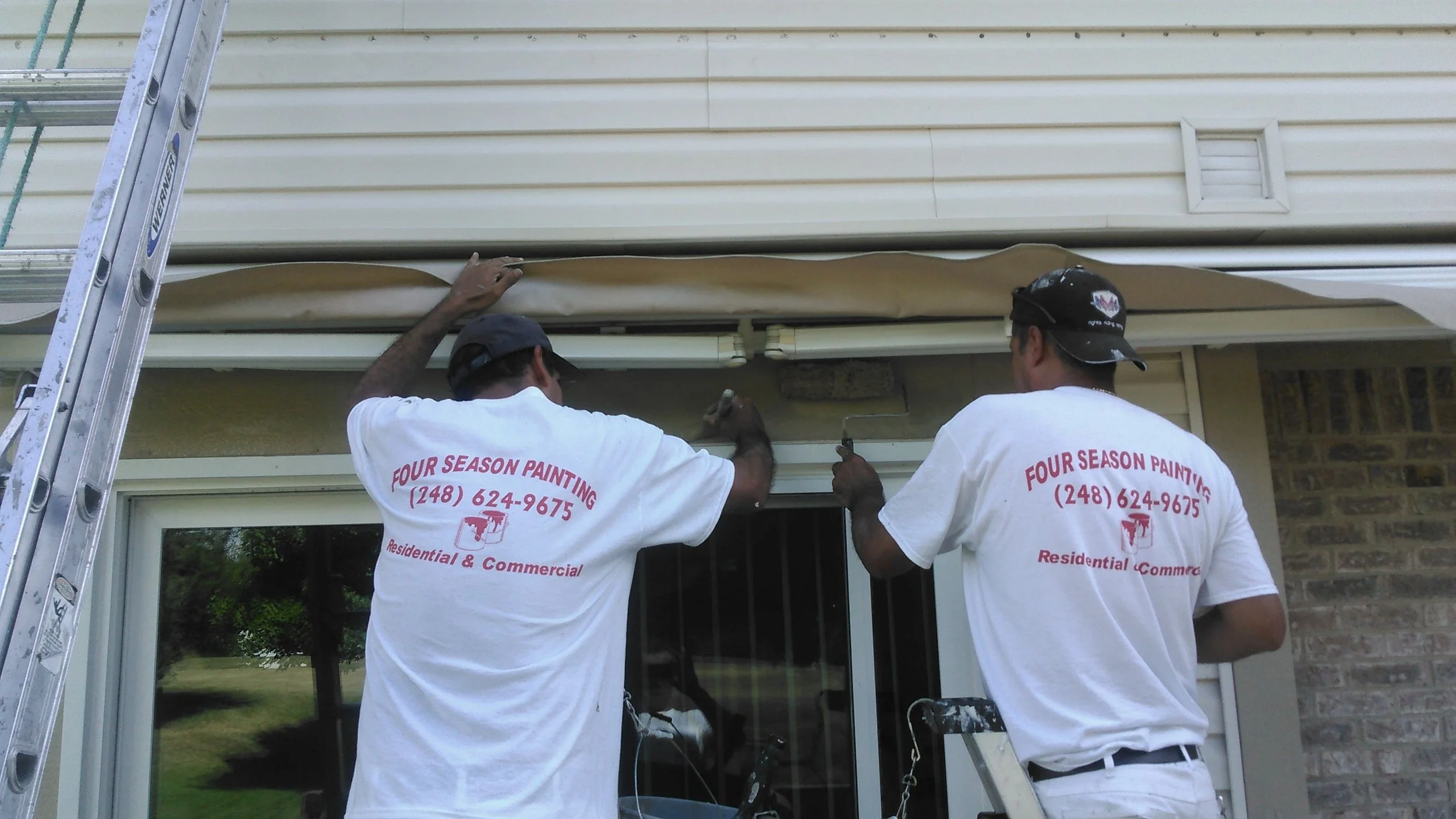 Four Season Painting specialize in residential and commercial painting, offering full - service  house paintng for both exterior and interior aplication, serving in Northville Township, South Lyon Township, and surrounding Areas in Southeast Michigan