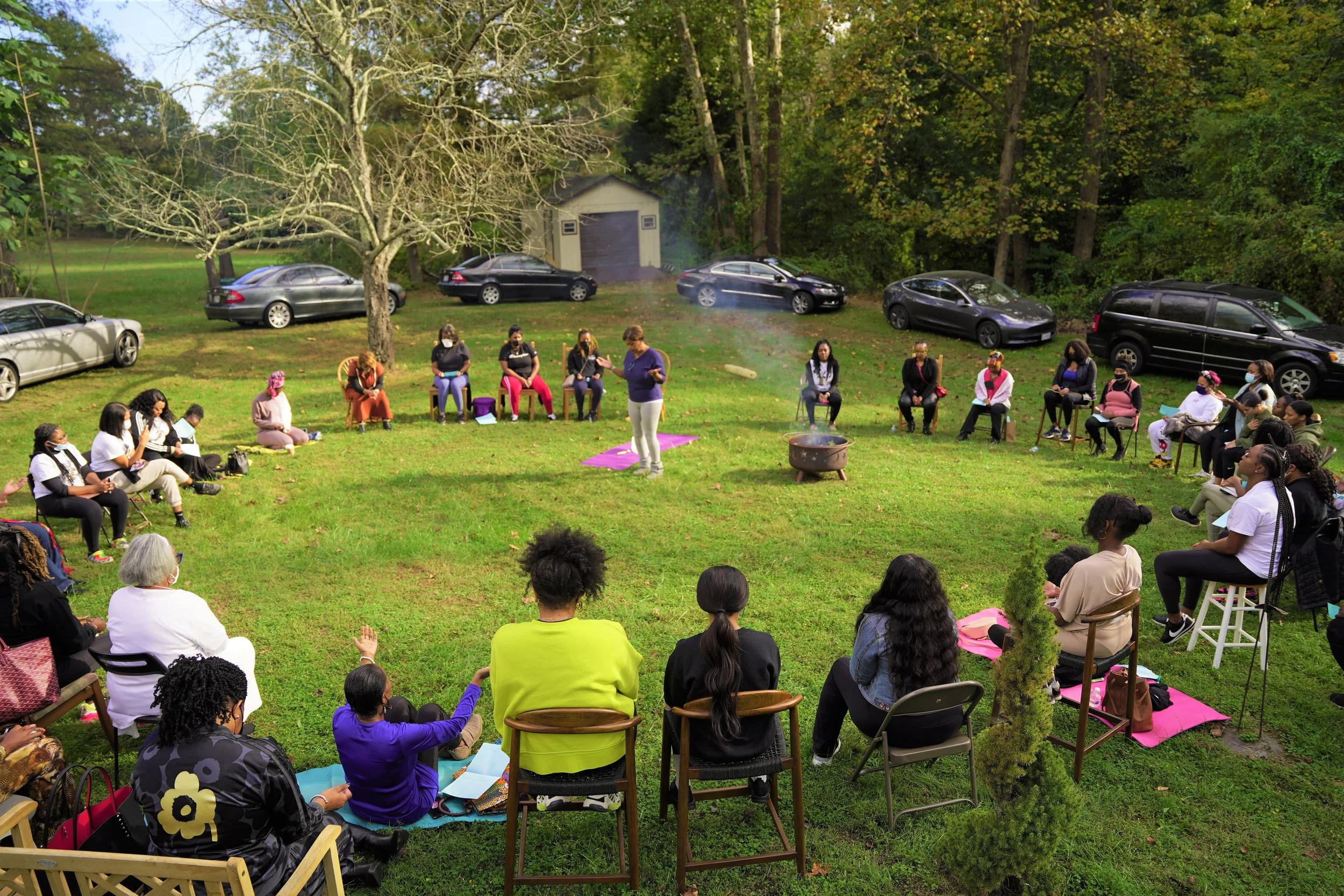 MOTIVATIONAL MOORE PARTNERS WITH IT TAKES A VILLAGE COLLABORATIVE (ITAVCOLLAB) FOR QUEEN BEE TALKS FALL WELLNESS RETREAT