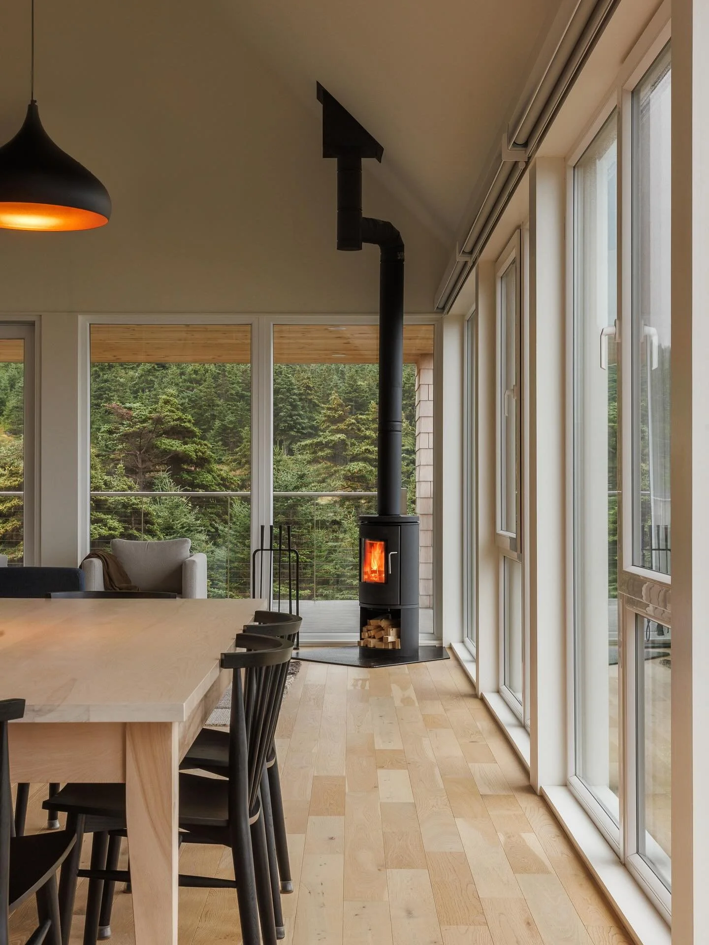 This fall we&rsquo;re staying warm with a wood stove from @morsoemoments 

Architect:
@hoylesarchitecture 

Photography:
@janebrokenshire 
.
.
.
.
.
#morsomoments #hoylesarchitecture #crowncf @crowncf