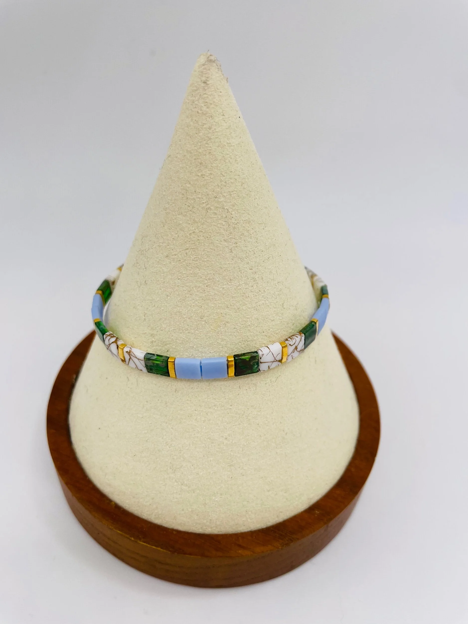 A49B2B99-B966-4C7D-9174-B4F954BC5A2A