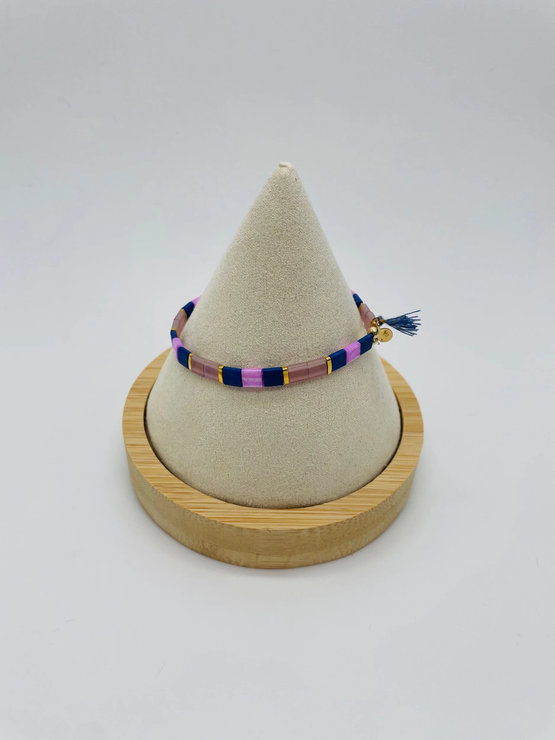 ACEF0CA2-D131-4DEB-A27C-ED9D44A7945E