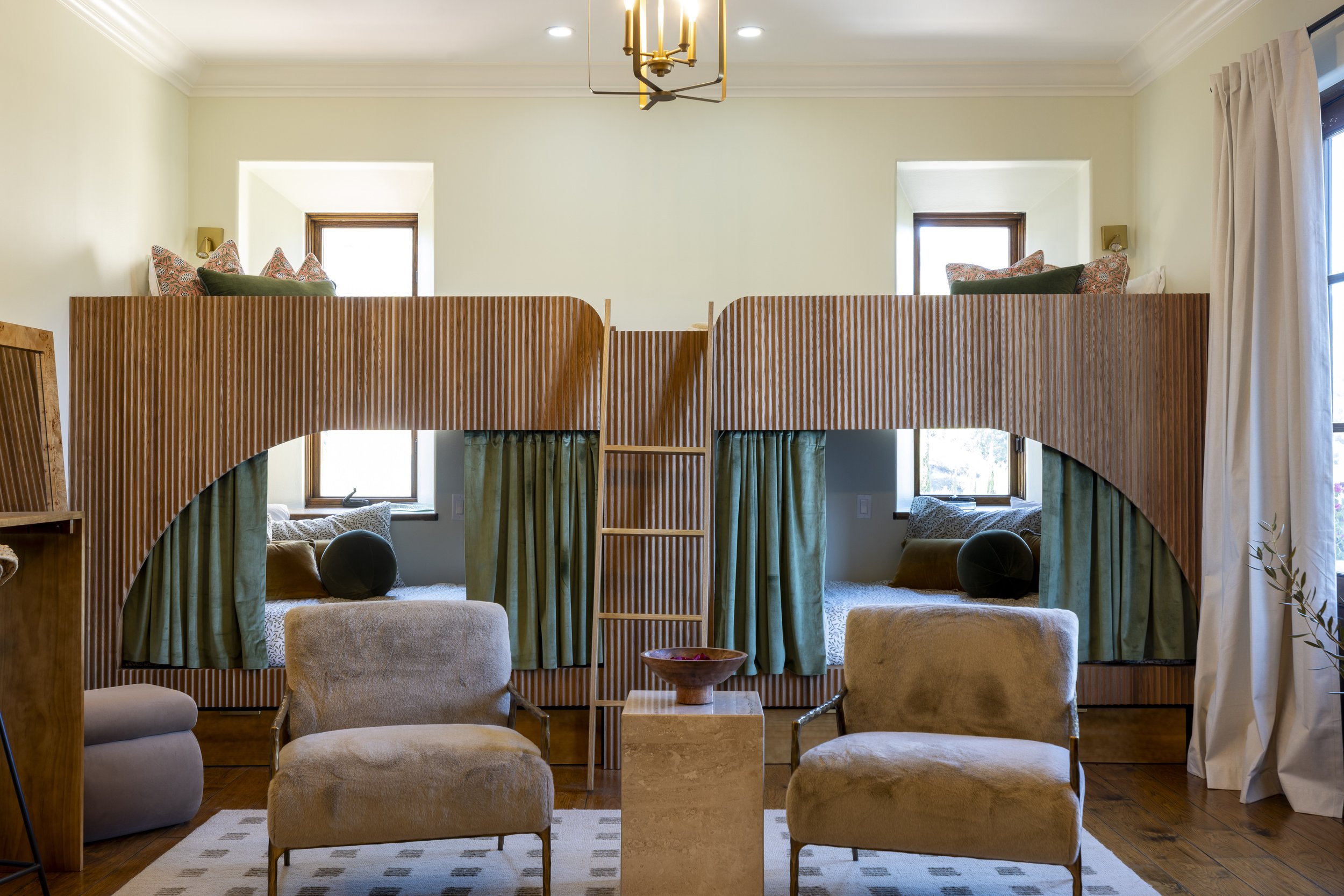 HGTV | Bachelor Mansion Takeover