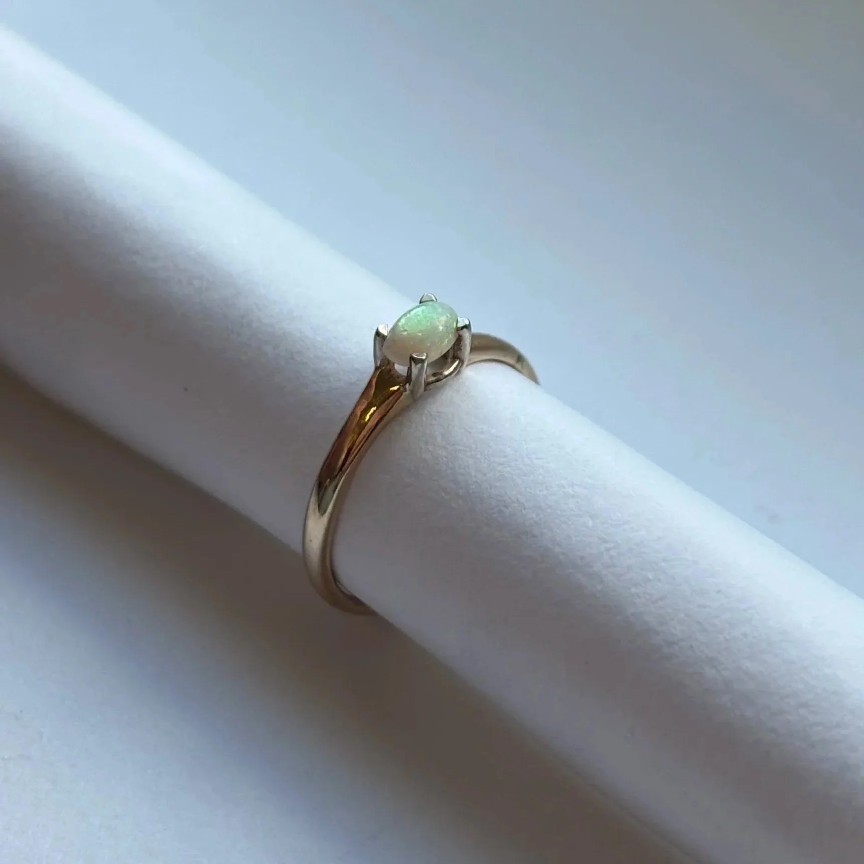  Opal set in 14K yellow gold 