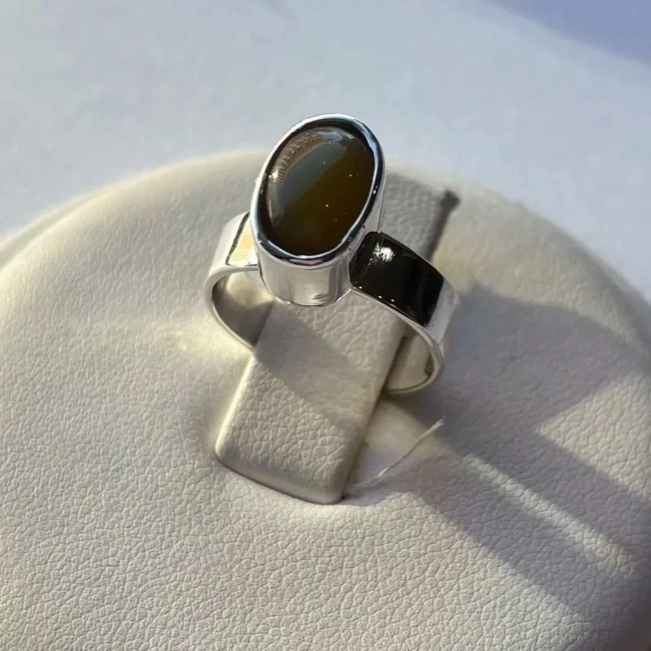  cabochon bezel-set in sterling silver 