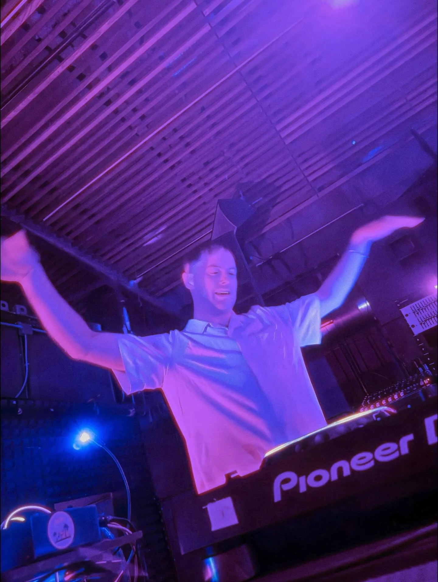 It&rsquo;s been a nice few months of being on the road on this autumn / winter tour. Glad to of met so many fun people and see familiar faces, drink yummy cocktails have great food and get people dancing! 🪩

A big thanks to @tulsafmac for helping ma