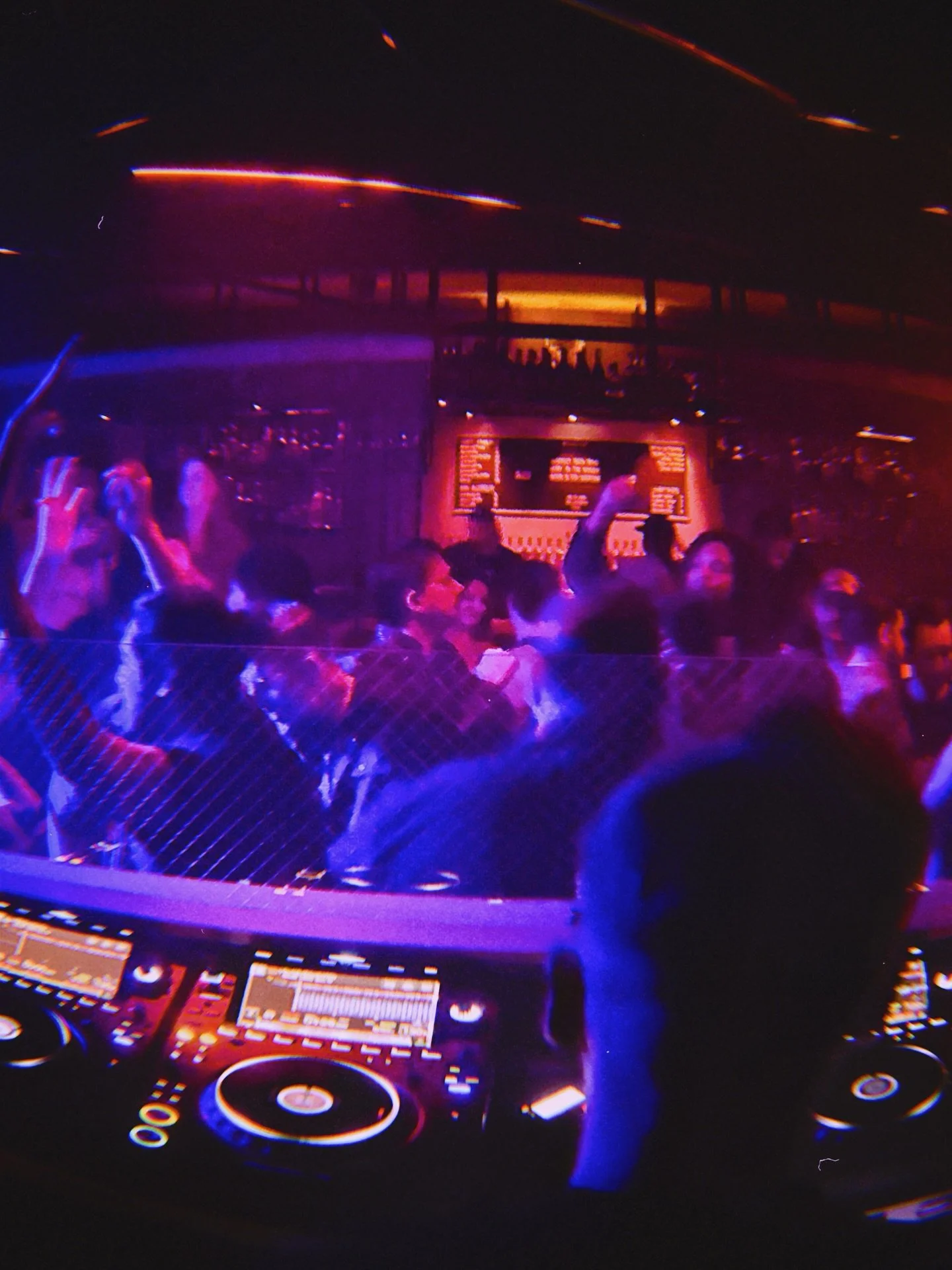 Partying at St. Vitus a few days ago
📸 @setjjjj