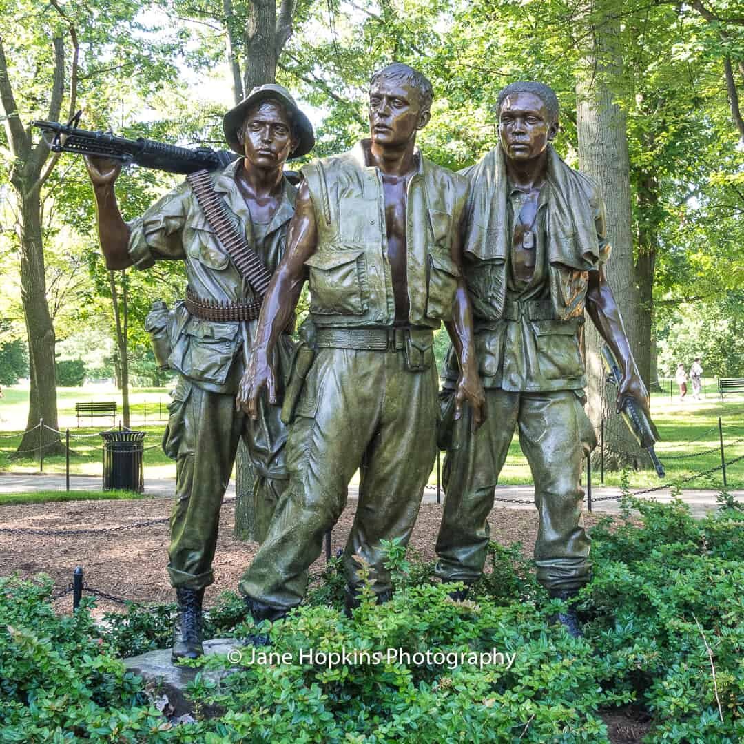 Vietnam-Memorial-3-Male-Soldiers.jpg