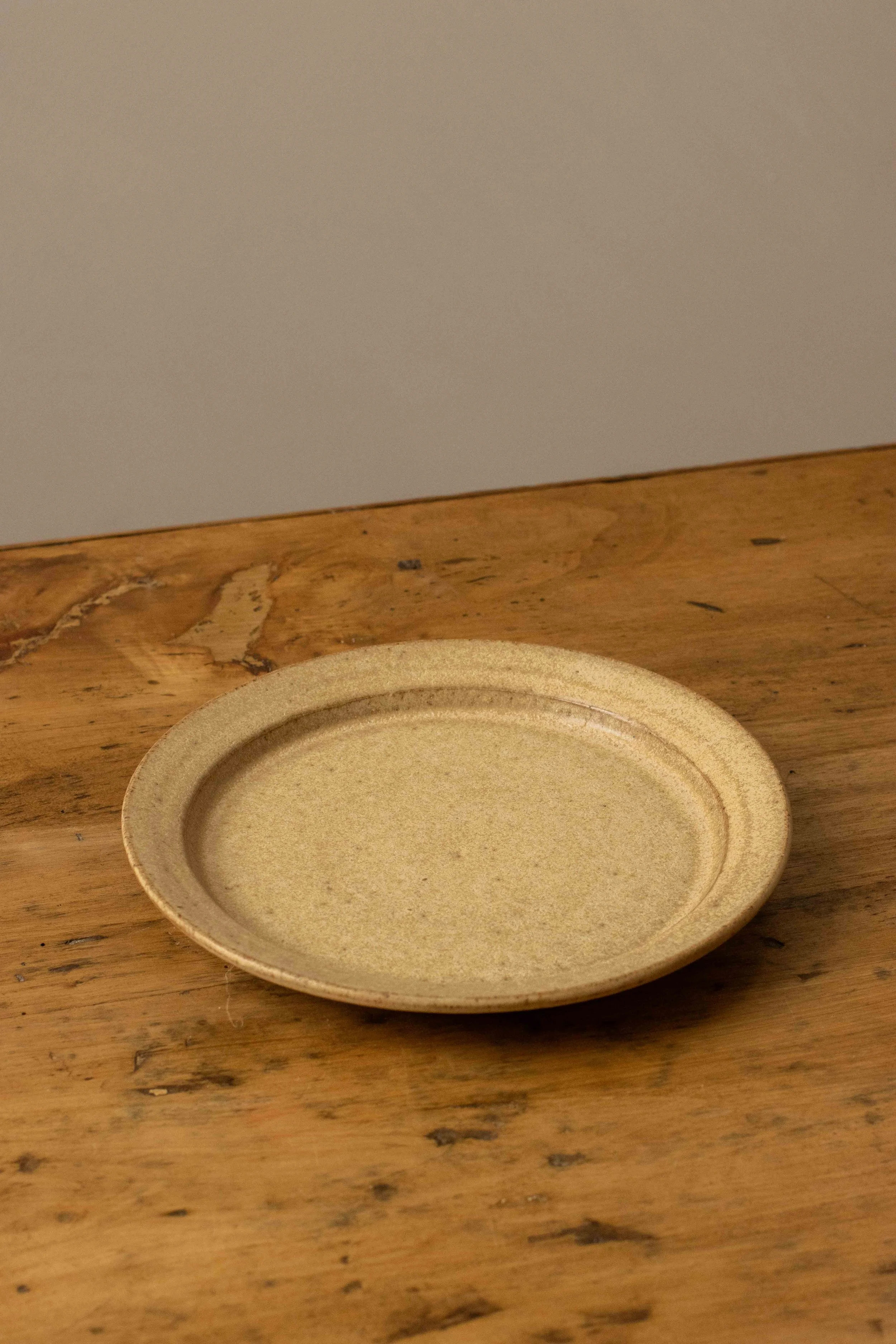 Side plate in hay