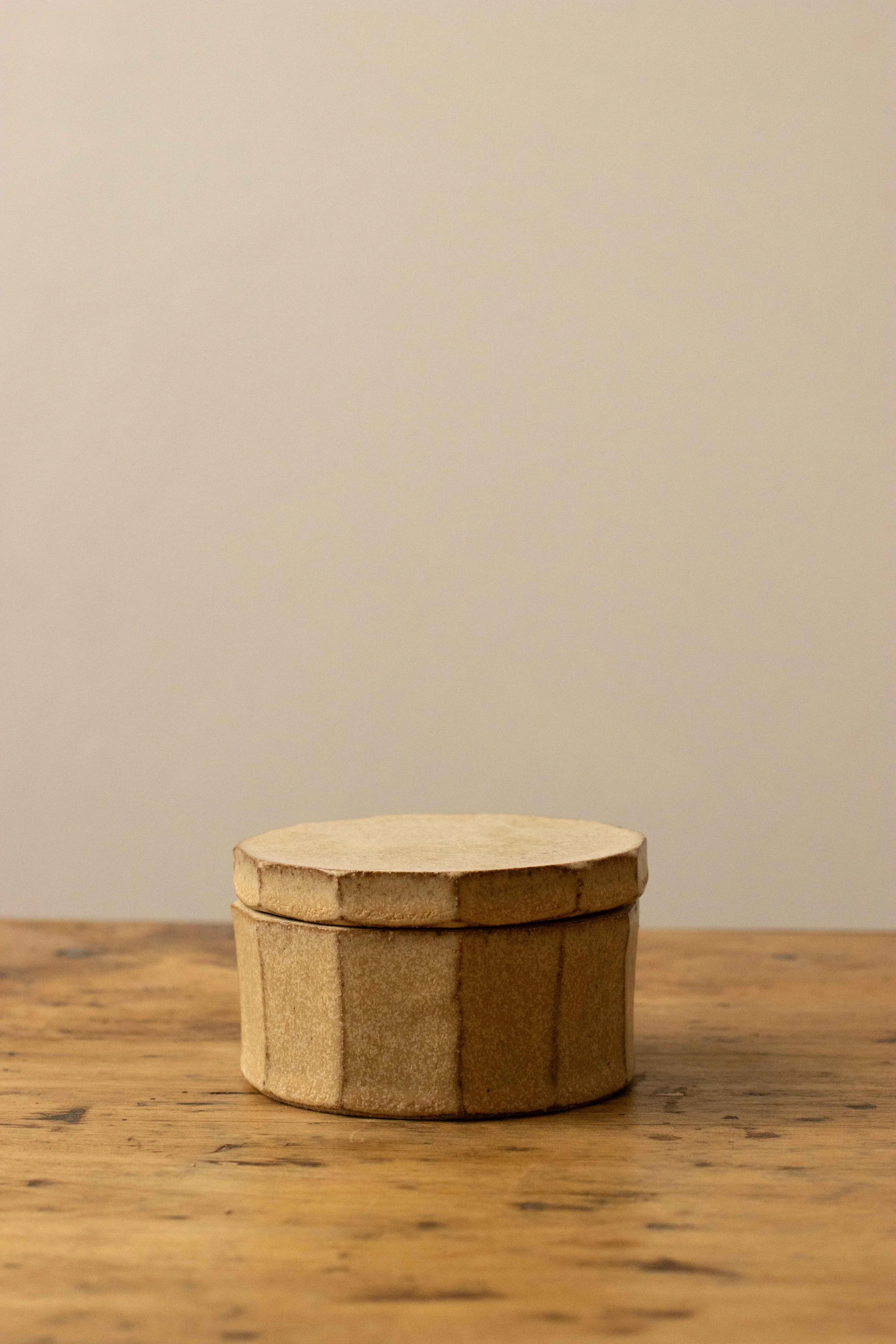 Treasure box 01 in hay