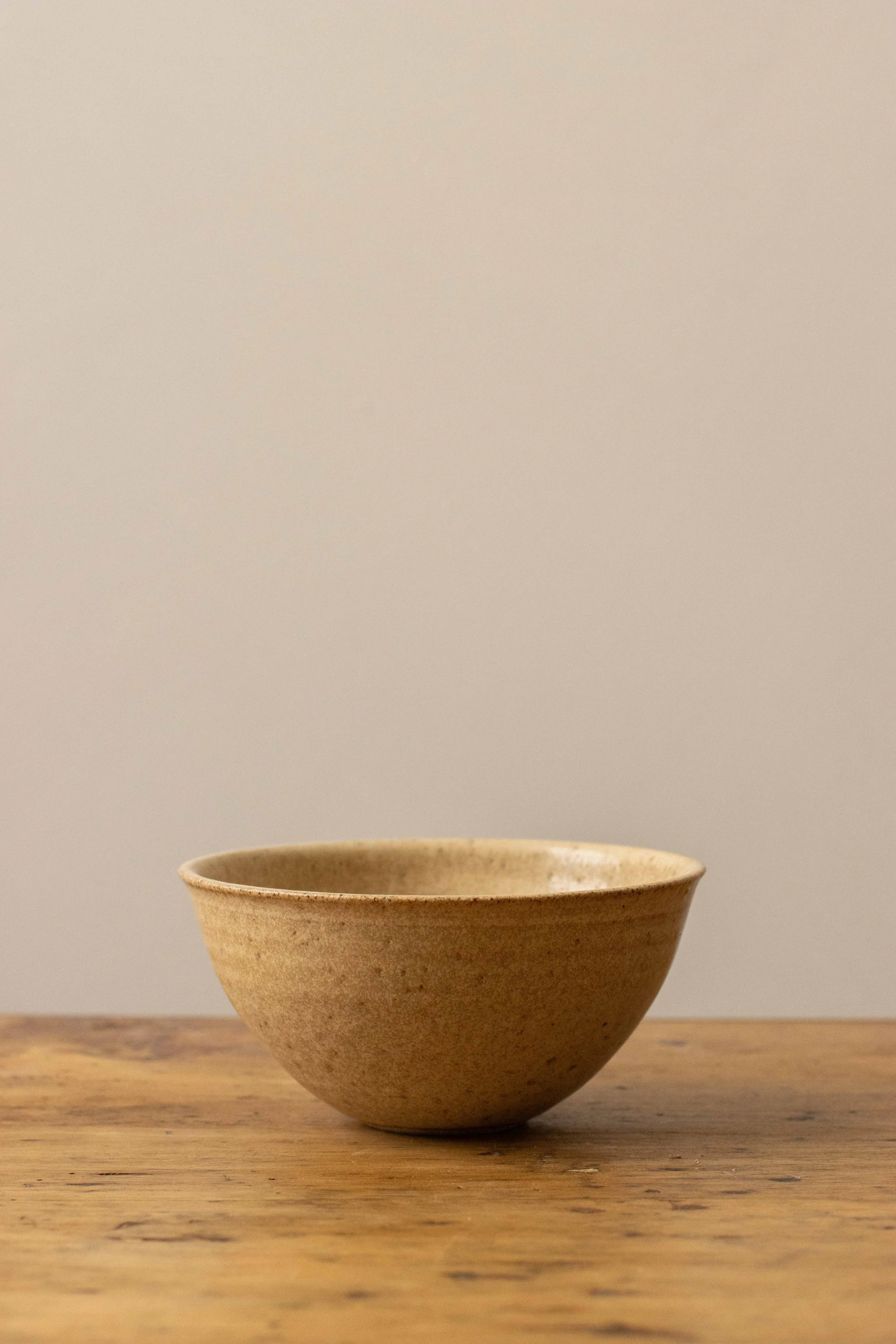Everyday bowl in hay