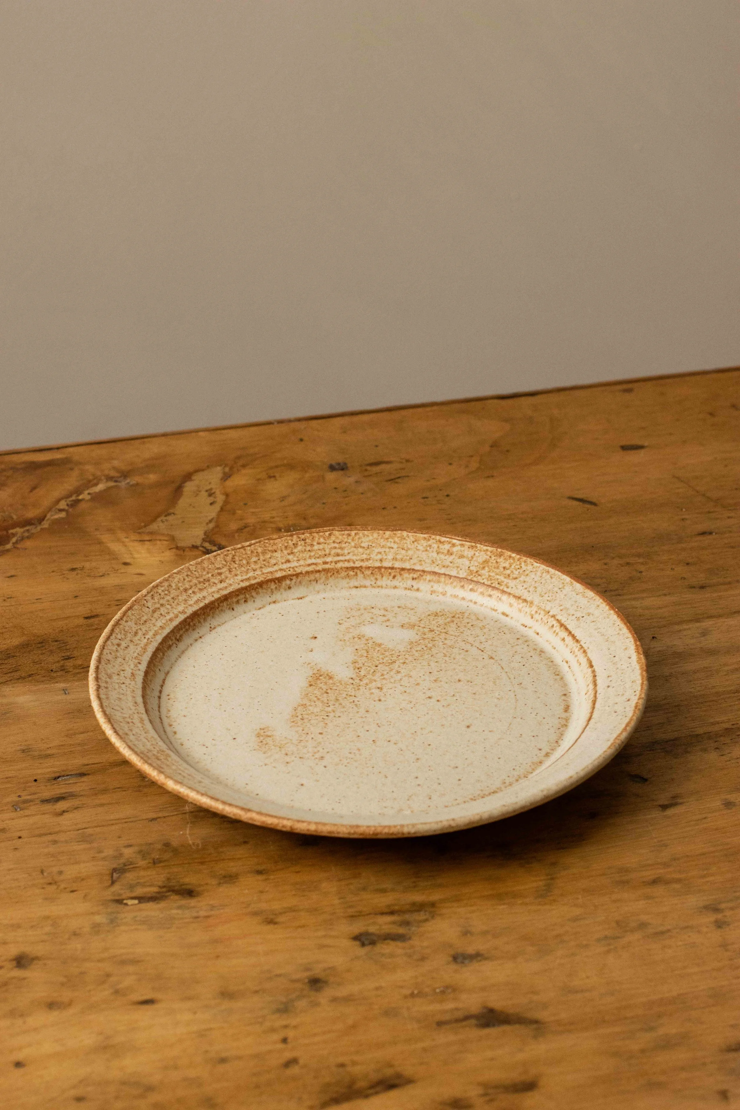 Side plate in cinnamon