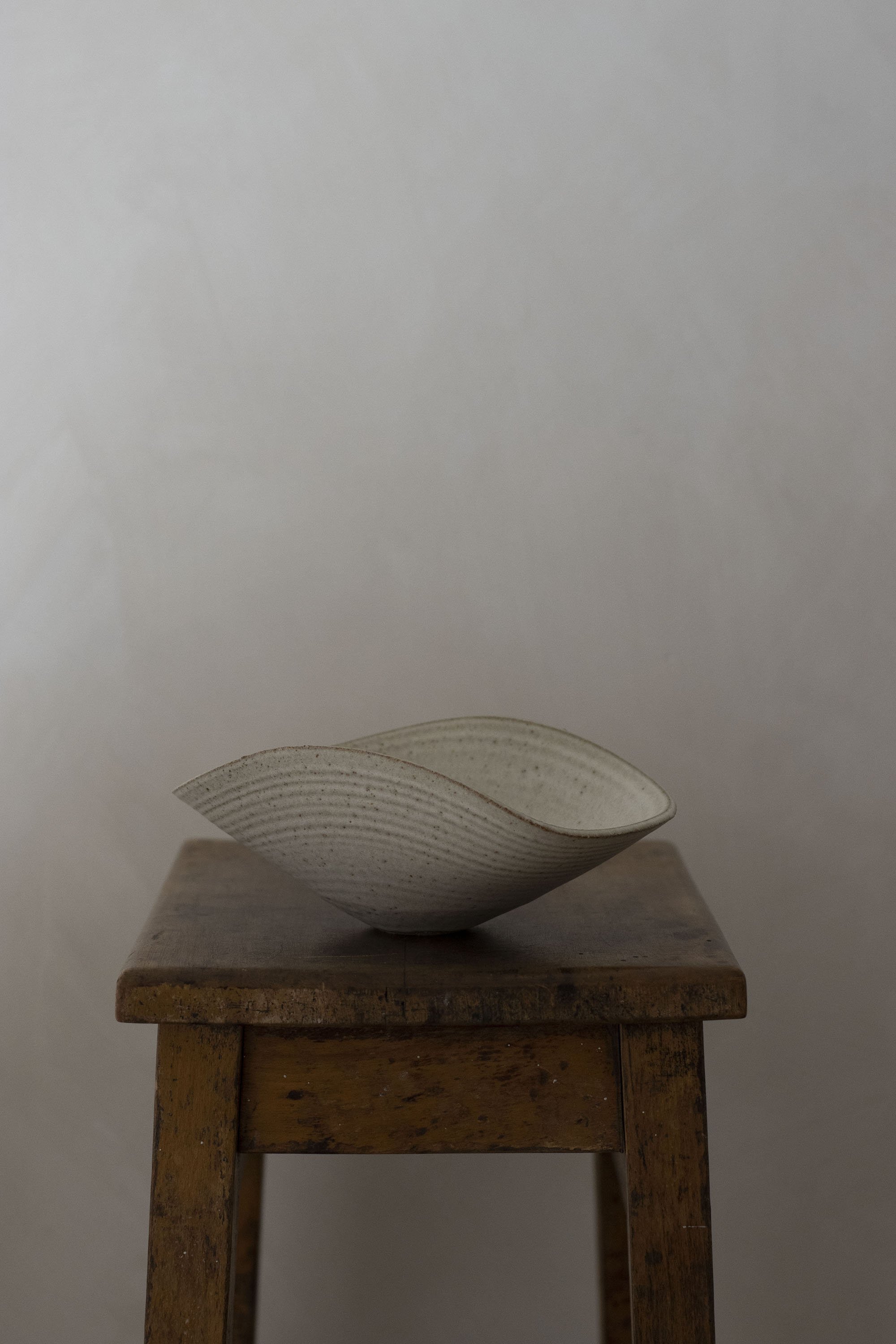 Dune bowl 04 in stone