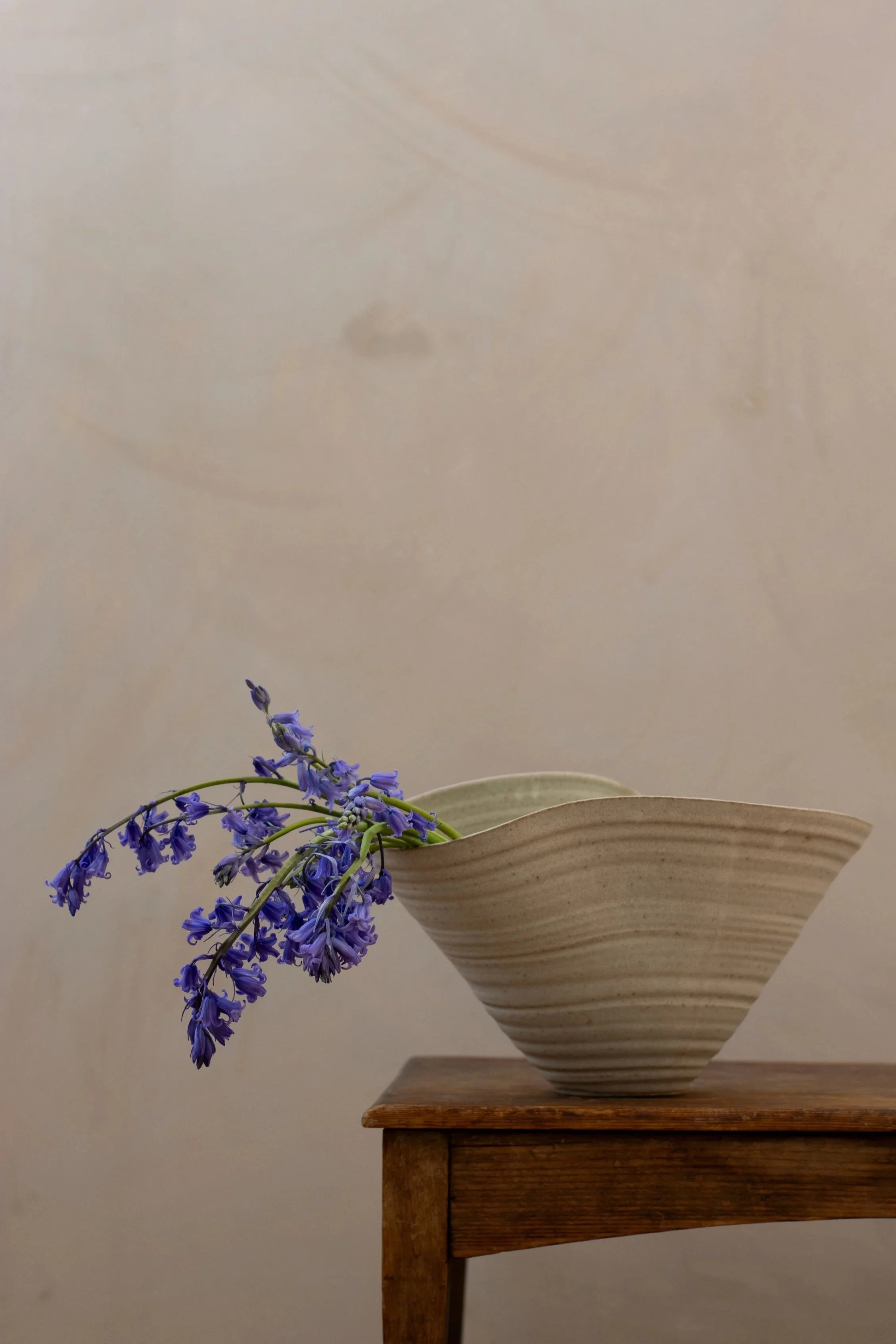 Dune bowl 03 in stone