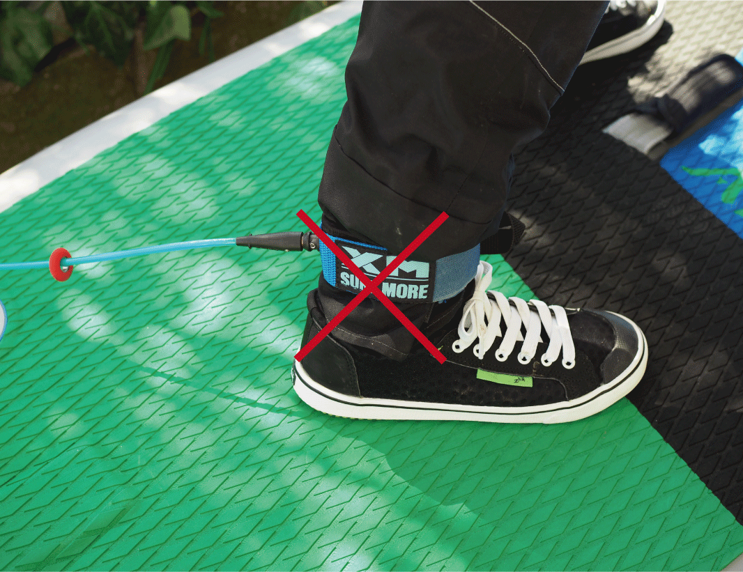 足首に着けるのも危険