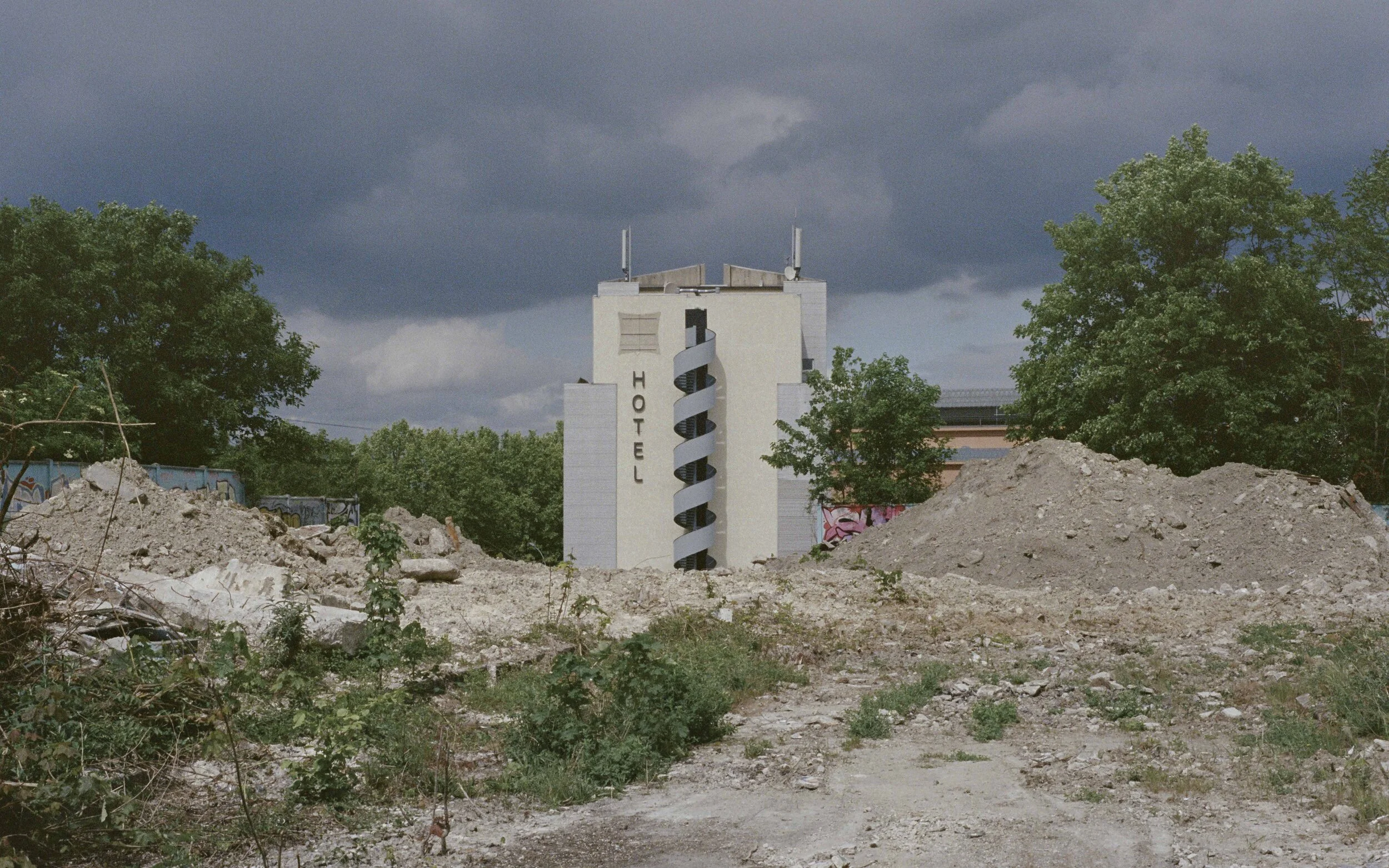 La foudre s’abattra sur cet hôtel quelques semaines plus tard