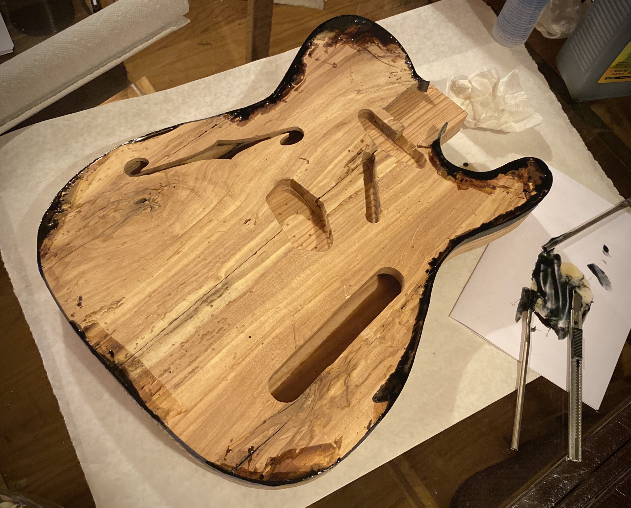 Filling the edge gaps with epoxy ▸
