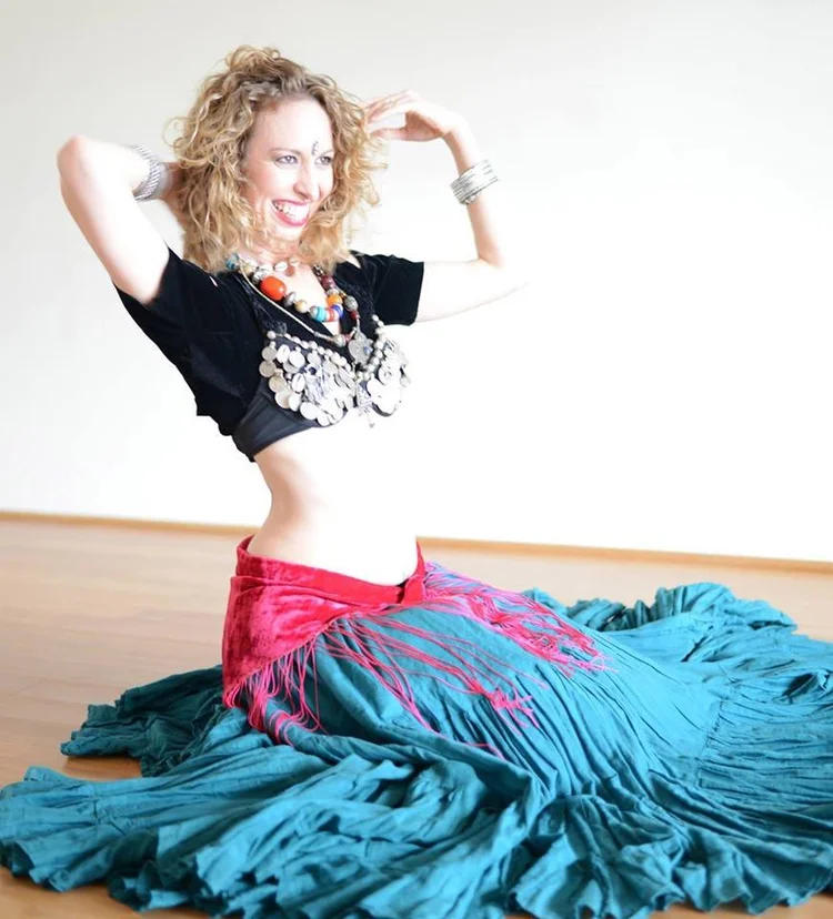 DeAnna performing