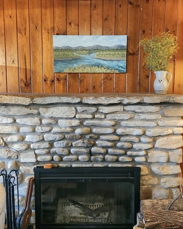I got sent this picture this week of a commission I did for someone special to me a couple years ago 🤍 This landscape represents a place that is close to her heart! I love getting to see my work hanging in homes. It is truly an honor. 🥹🤍