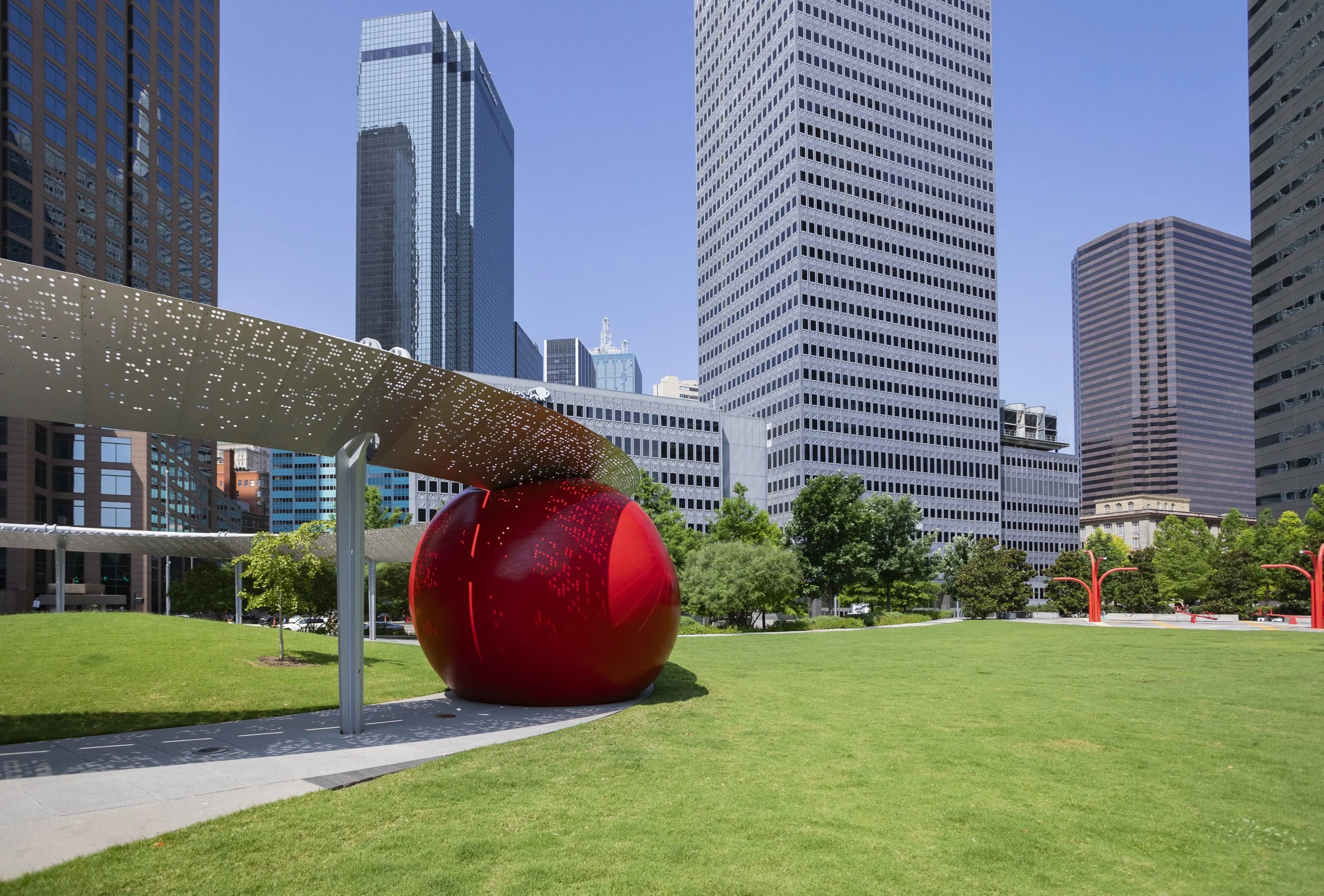 redball-Pacific-Plaza-kurt-perschke-photographer-6.jpg