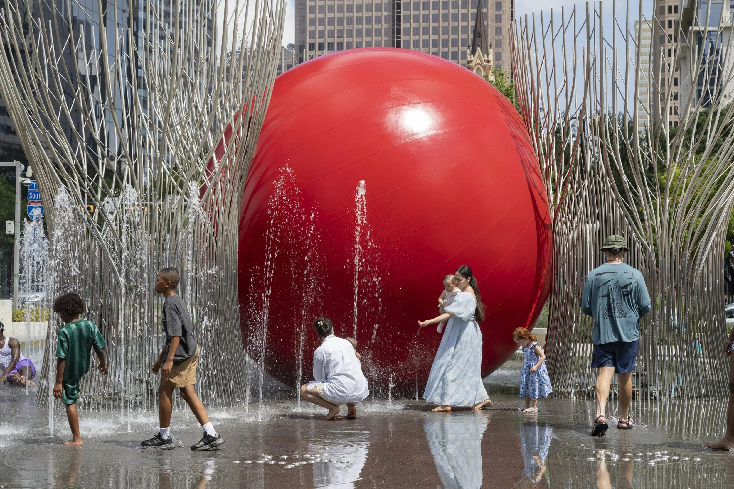 REDBALL-Nancy-Best-Fountain-kurt-perschke-photographer-43.jpg