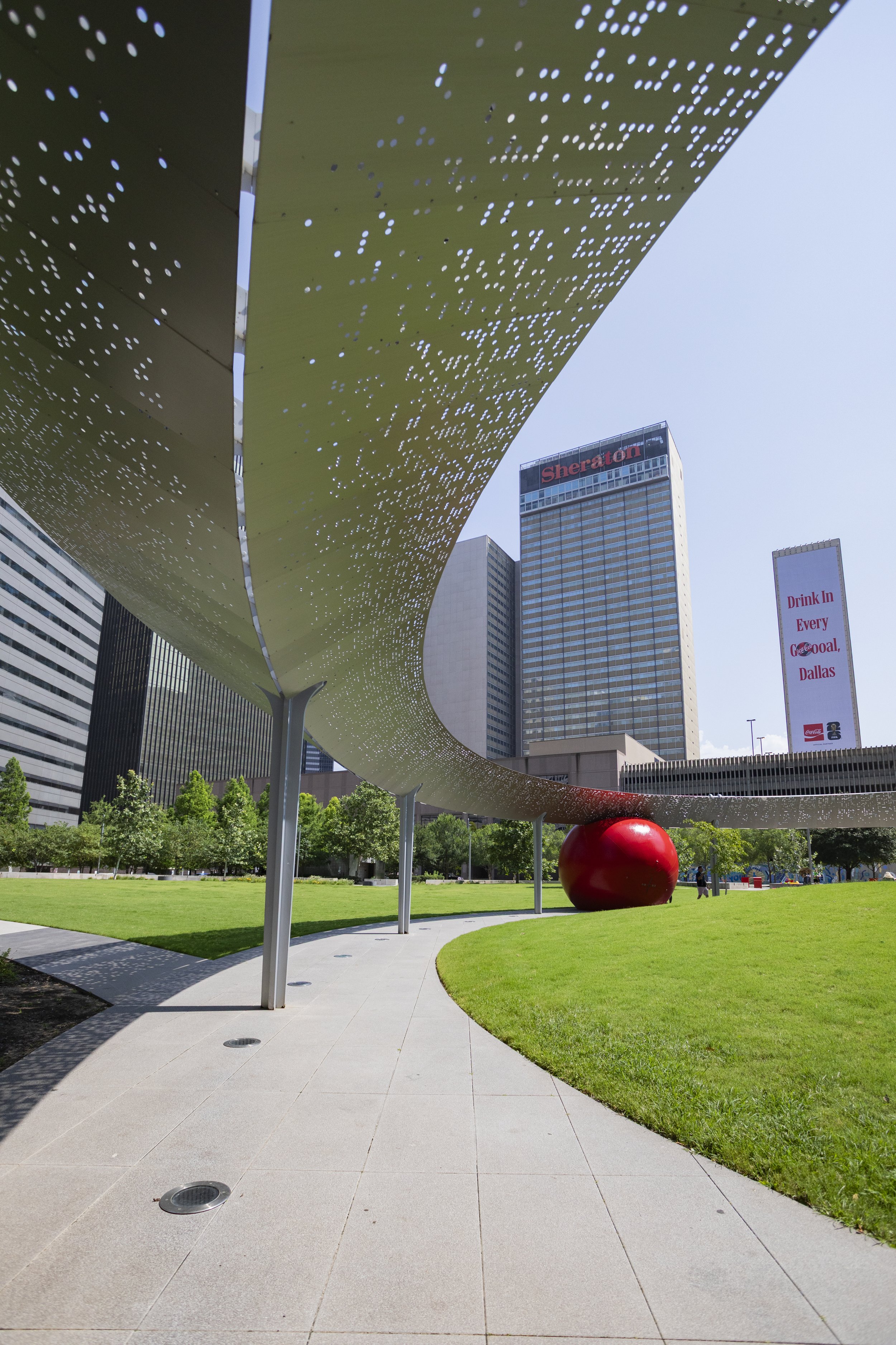 redball-Pacific-Plaza-kurt-perschke-photographer-2.jpg