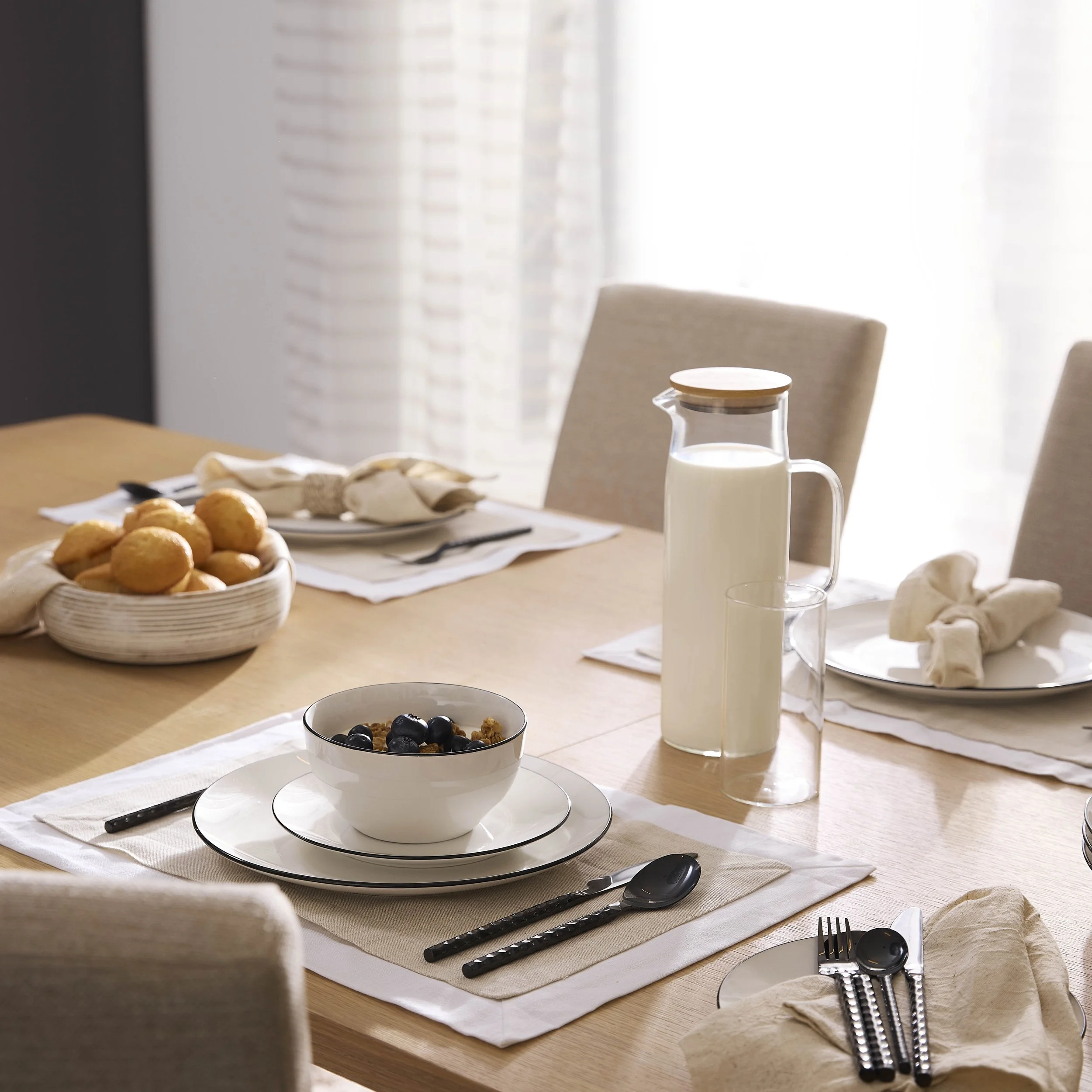 20240328_PAN HOME_D1_DINING-LAITH AND LANA_00948 1.jpg