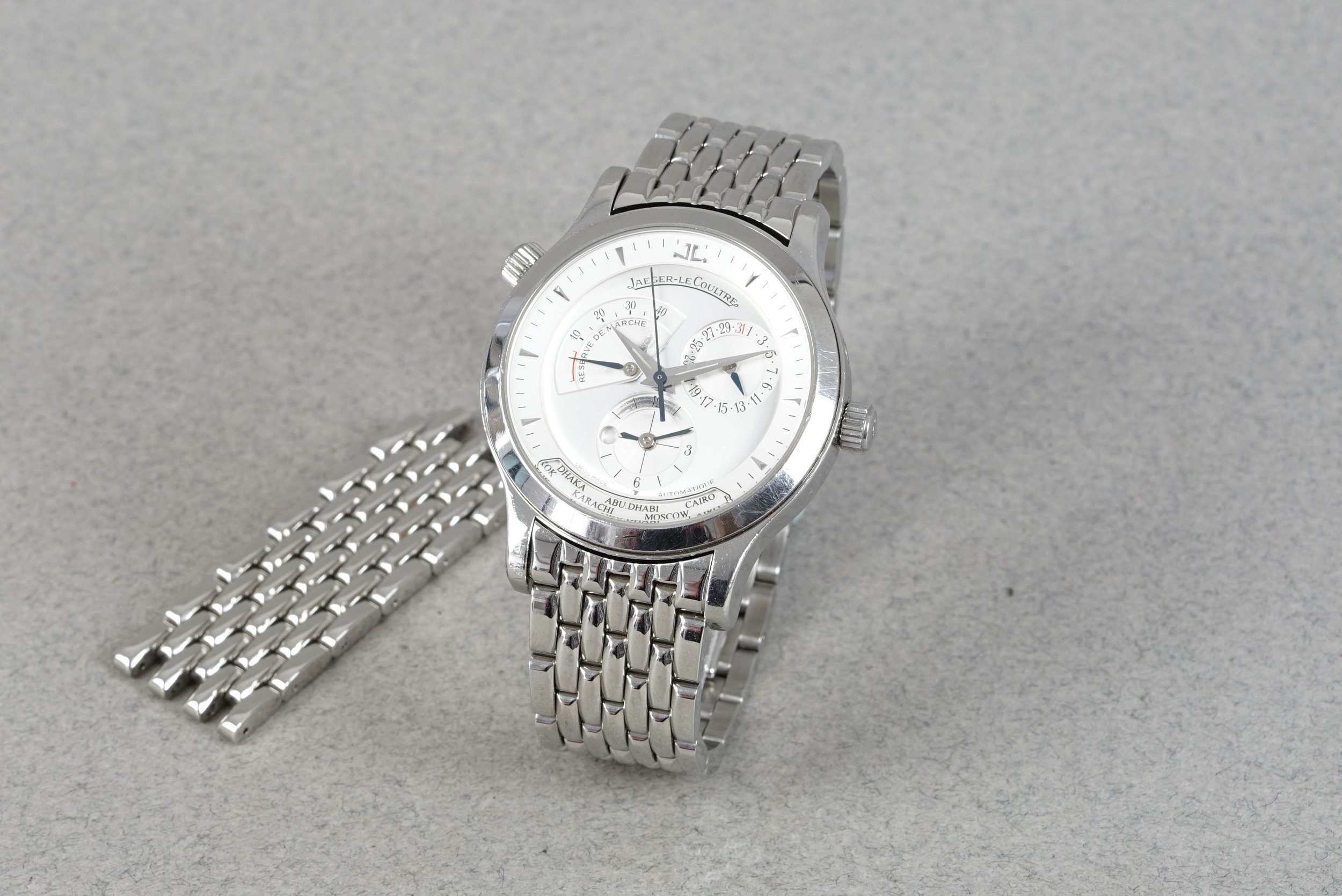 JAEGER-LECOULTRE MASTER GÉOGRAPHIQUE W/ BOX & GUARANTEE PAPERS REF. Q1428120