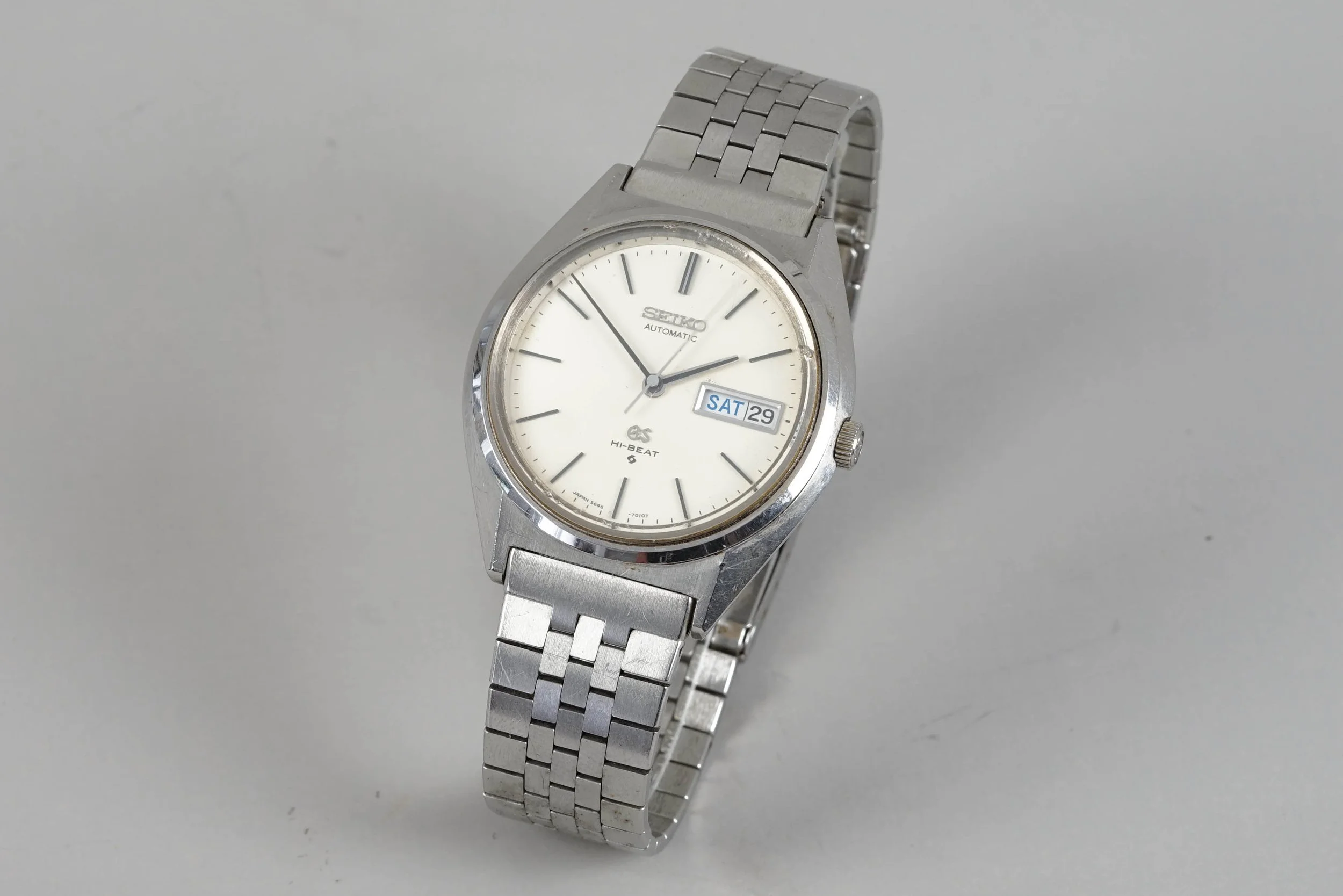 GRAND SEIKO HI-BEAT AUTOMATIC DAY-DATE REF. 5646-7010