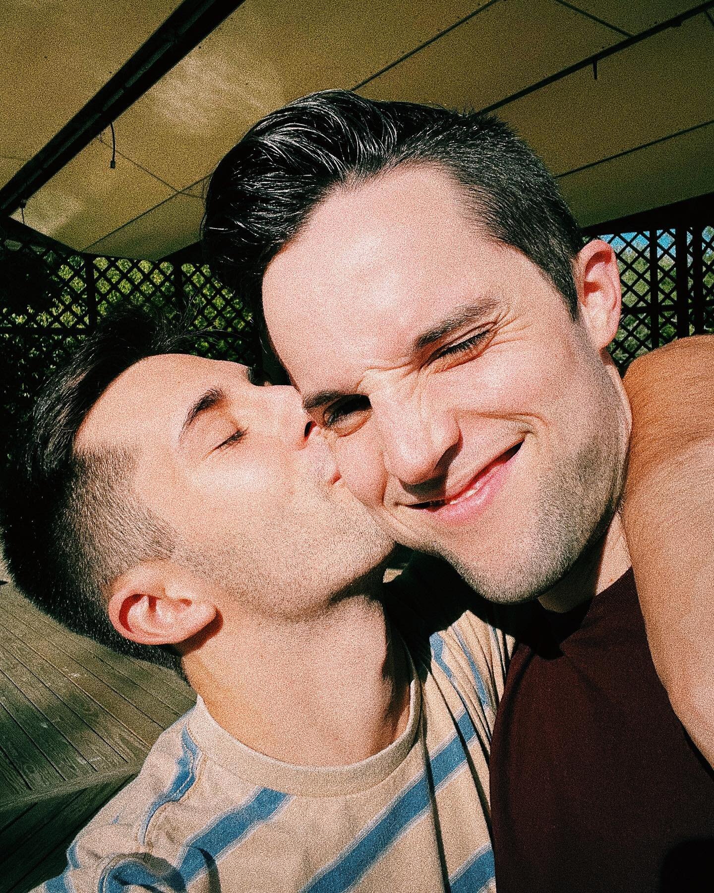 It&rsquo;s this boy&rsquo;s birthday!! @loganfarleyofficial I love you so much and I can&rsquo;t wait to celebrate with you when we&rsquo;re back together!

#loveislove #gaycouple #boyfriend #couplegoals #lgbt #boyfriends #gay #instagay