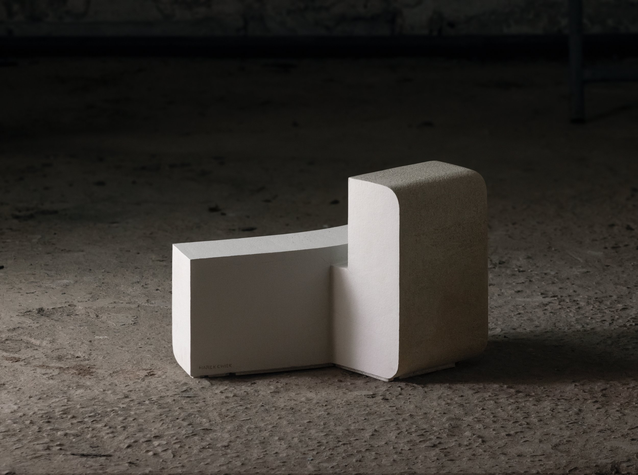 Discover Marek Cwiek’s sculptures at Studiotwentyseven Gallery, Tribeca. Part of a collection of New Yorkers contemporary art and collectible design.