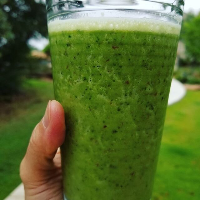 #greensmoothie 
This has avocado, spinach, frozen strawberries and bananas.  Also with oat milk and ground flax seeds. Add flax seed for a great source of healthy Omega 3 fatty acids.  You won't even know it's in there.🥤🥑🍶👍 #flaxseeds #avocado🥑 