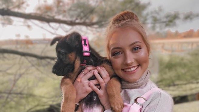 19-Year-Old Woman with Autism Goes Viral on TikTok