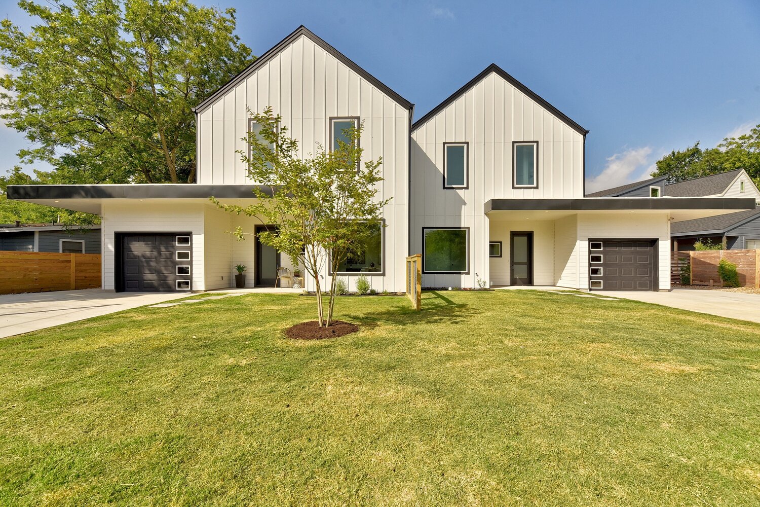 Sara Drive Duplex — Logan Architecture