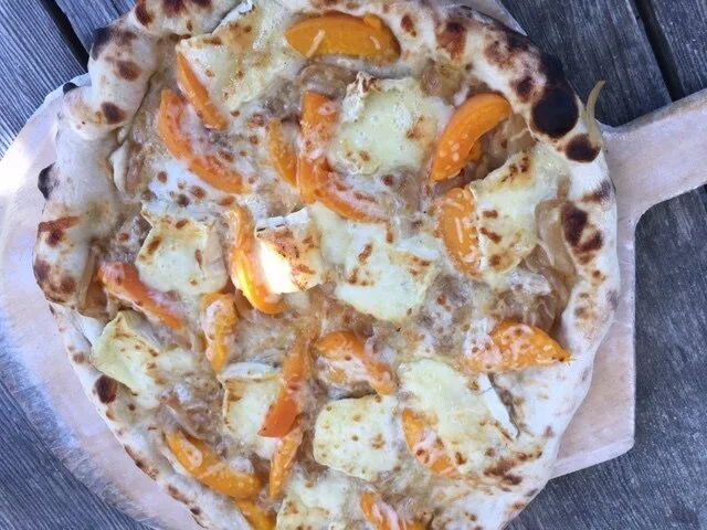 Apricot+Brie+Pizza.JPG