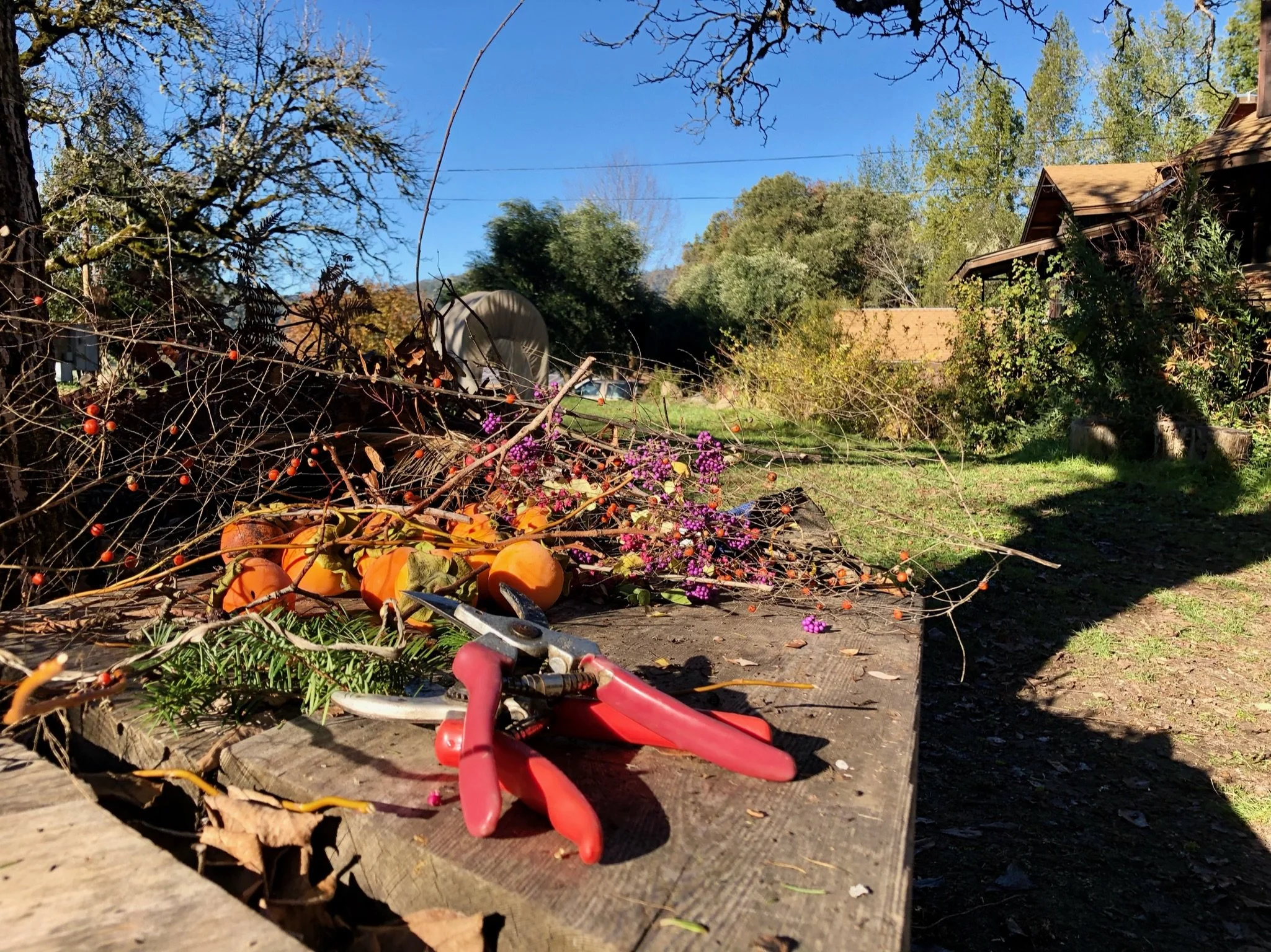 wreath making more.JPG