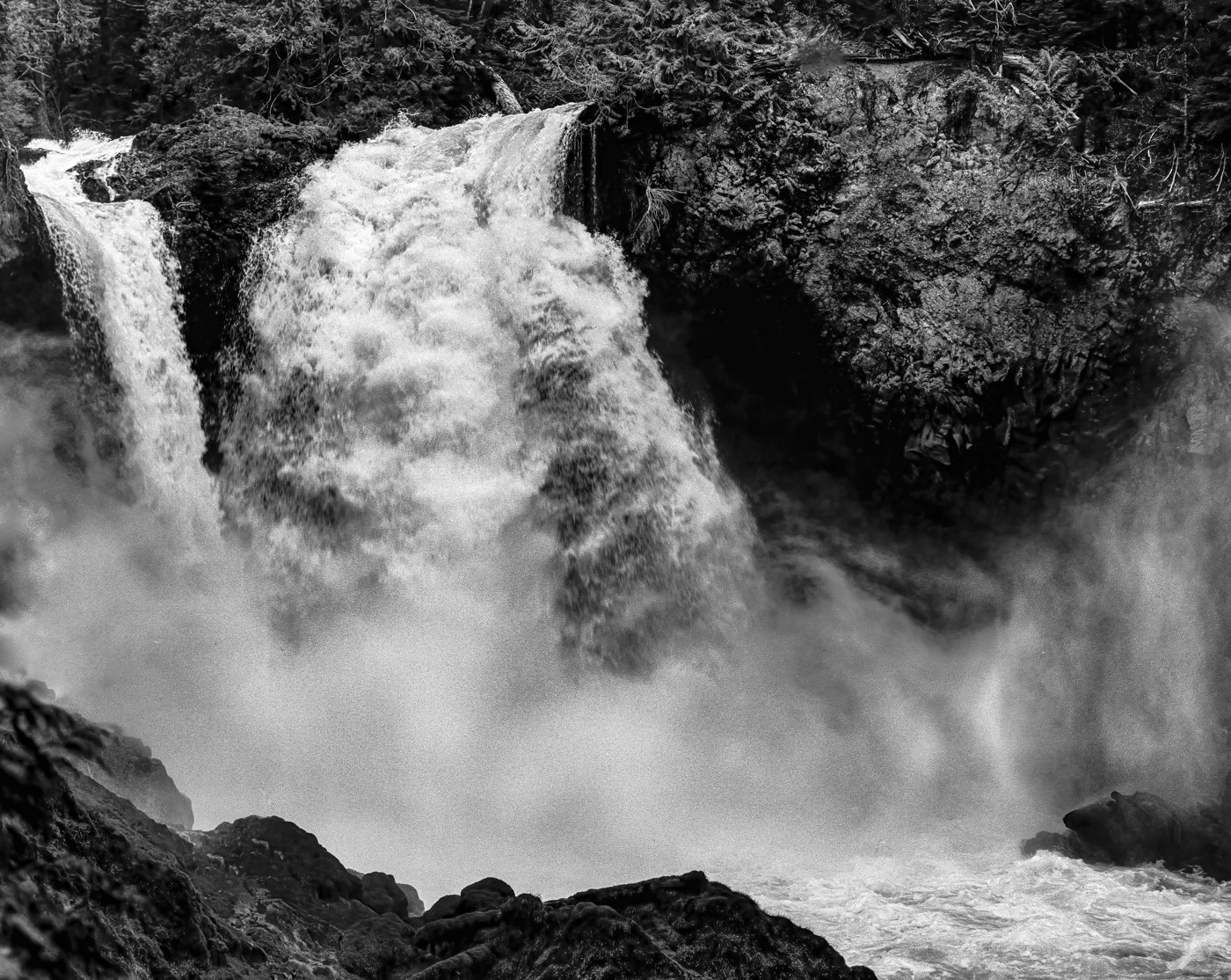 Mist at Waterfalls IG.JPG