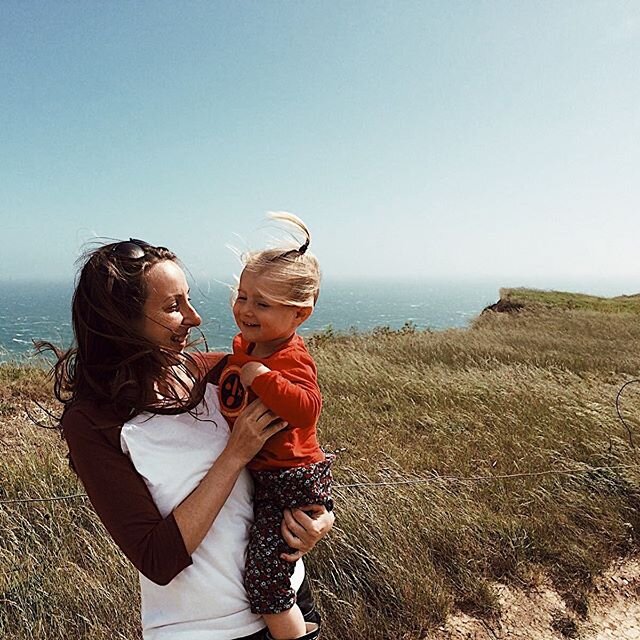 Throw back to a rather windier day last weekend and actually having a photo of us girls together even if we can&rsquo;t get one smiling. ⠀
⠀
Soo... we can see friends and family in our gardens. How&rsquo;s everyone feeling about that? ⠀
⠀
I&rsquo;m e