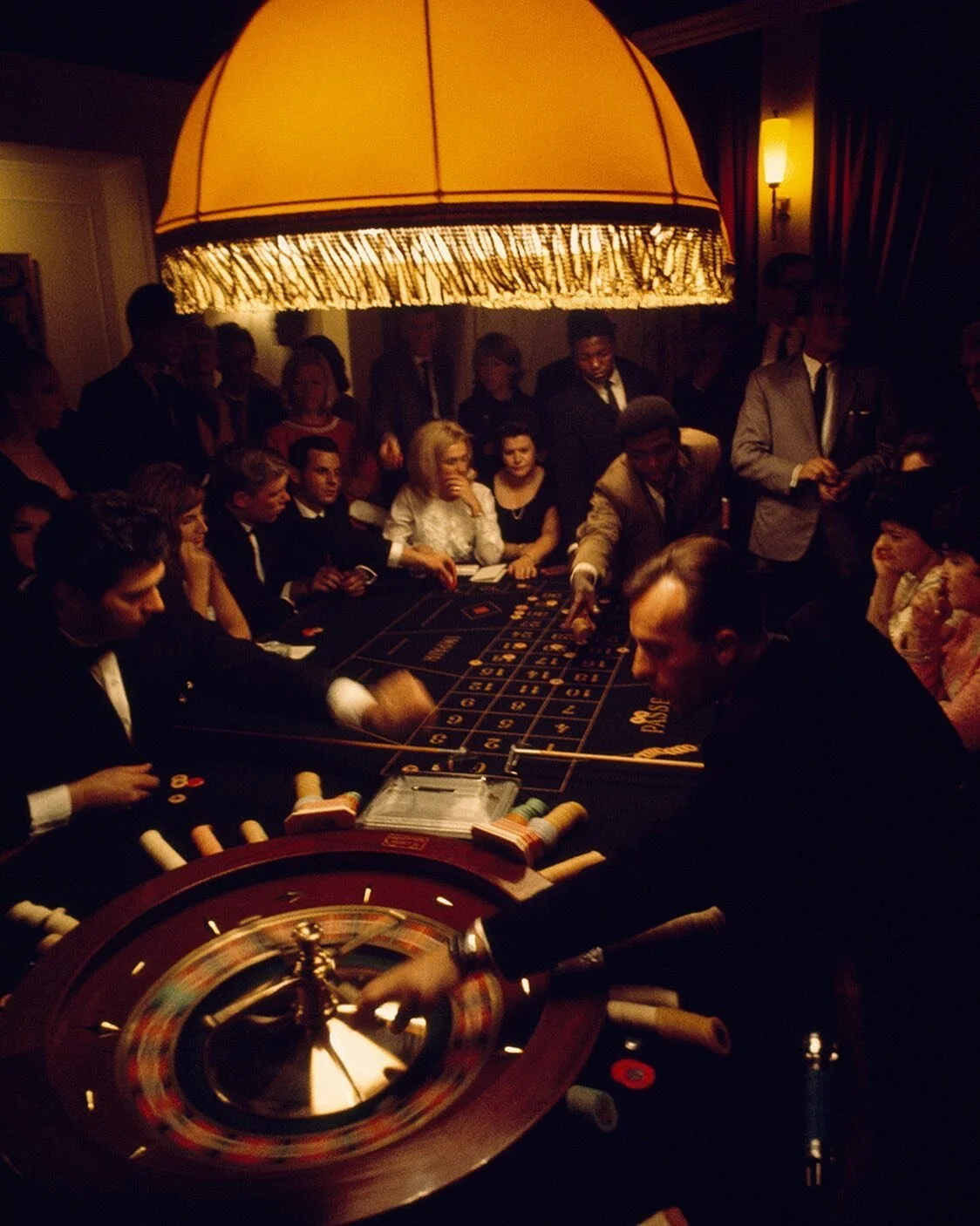 This week&rsquo;s #songspark ⚡️

Set a 5 minute timer and write anything that comes to mind looking at this photo. Anything at all! Imagine the sounds, smells and sensory details. 

Set another timer for 15 minutes and set some of these phrases to mu