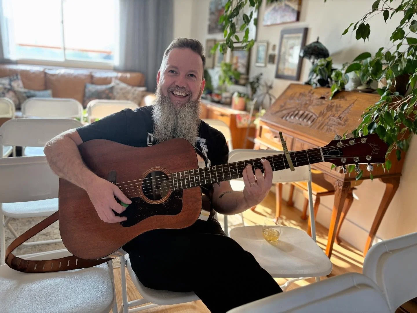 Lookit that smiling boy! That&rsquo;s how our whole gang is feeling after this weekend&mdash;many thanks to @strathearnartwalk for inviting us along to your glorious fest and to our new pals in Sherwood Park for the beautiful house show. ✨