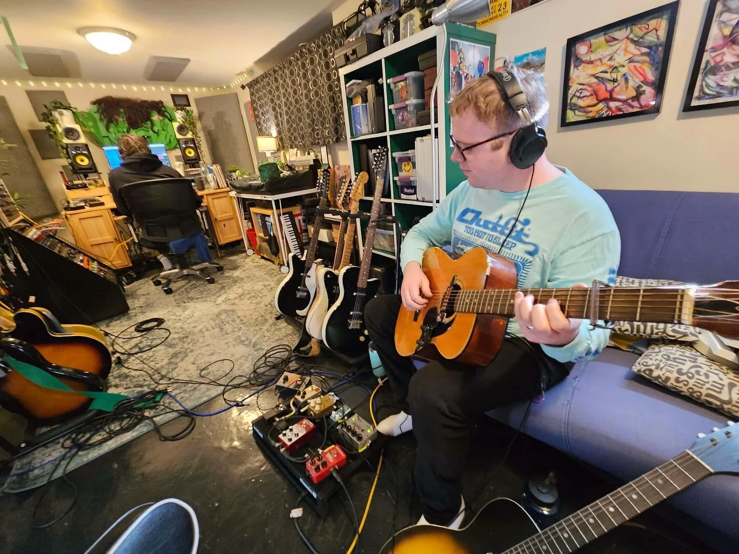 Spent last week working on a new batch of tunes! Feeling lucky to be working at @childstonestudios with @chris.dadge, been a great time so far and things are sounding veeeery cool.

#recording #newmusic #lethbridgemusic #yqlarts #albertamusic