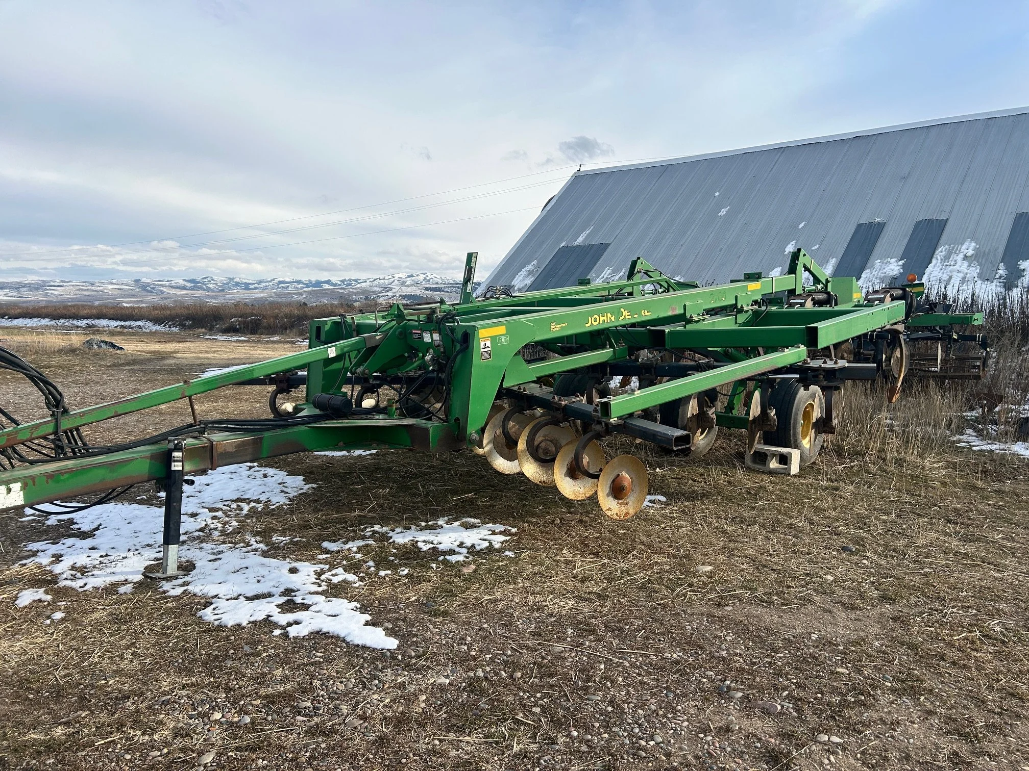 2005 John Deere 2700 Disc Ripper 7 Shank 14'