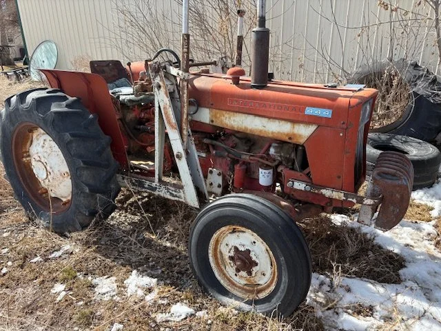 IH  444 tractor & Loader