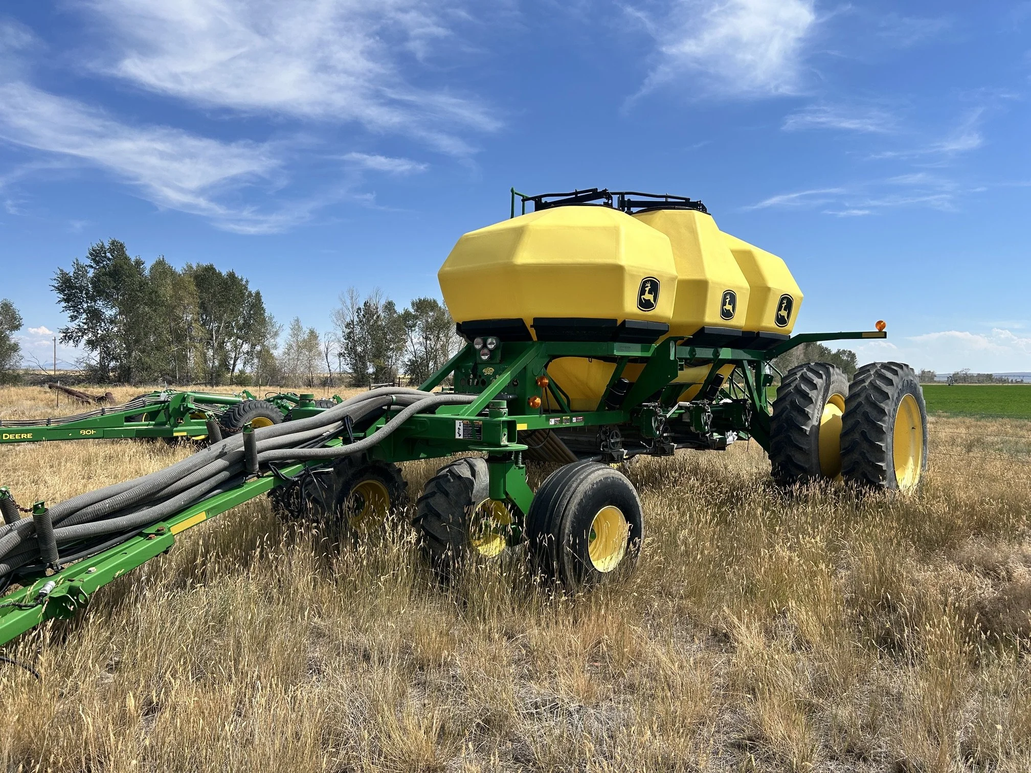 John Deer 1910 Air Cart & JD 2510 Strip Till 15 row